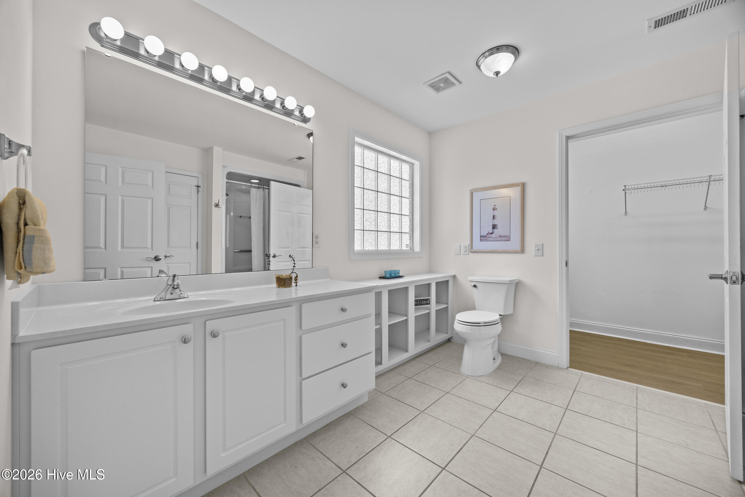 100555445 | Photo 26