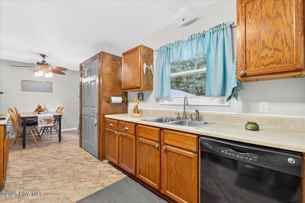 100535410 | Photo 21