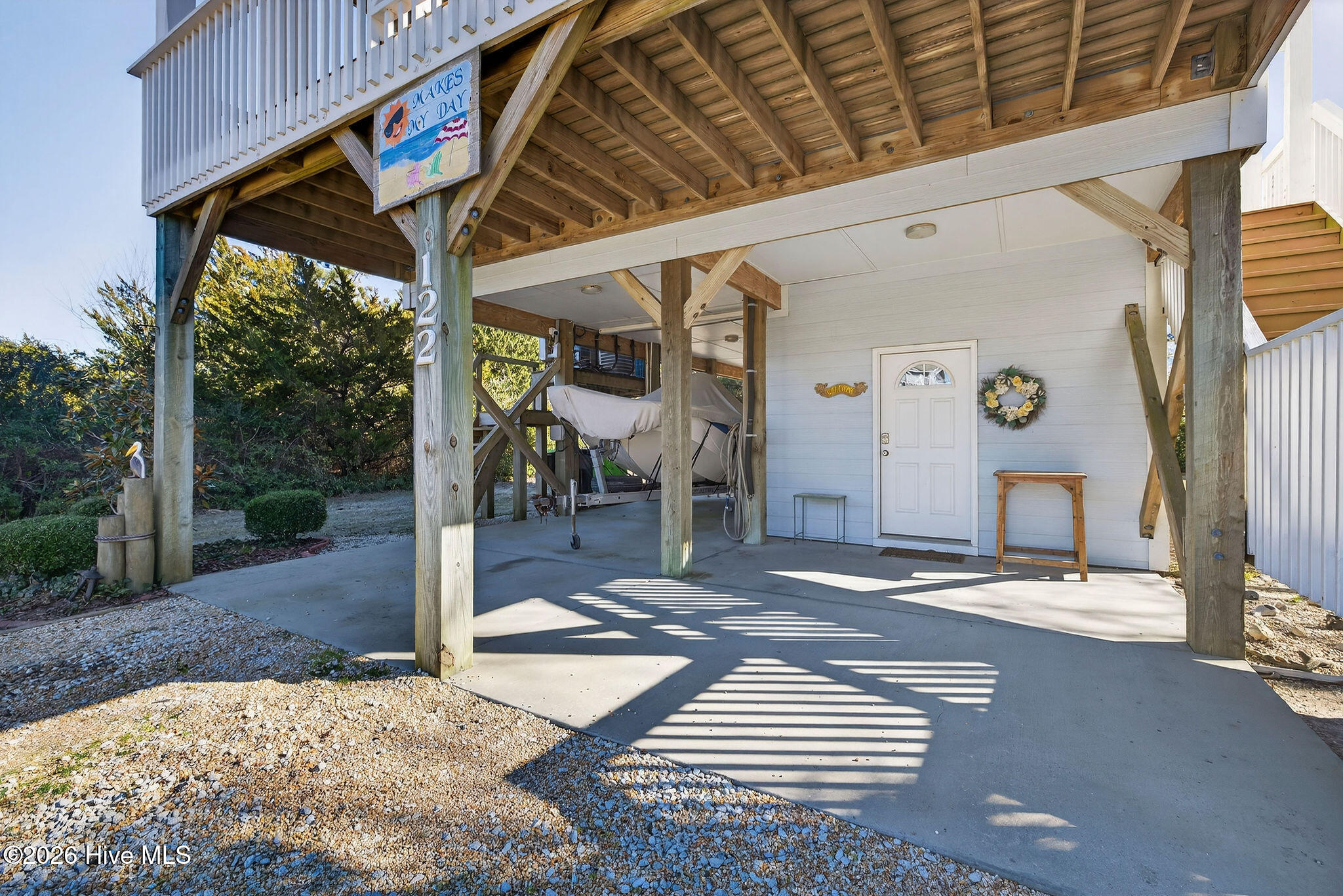 100549584 | Photo 76