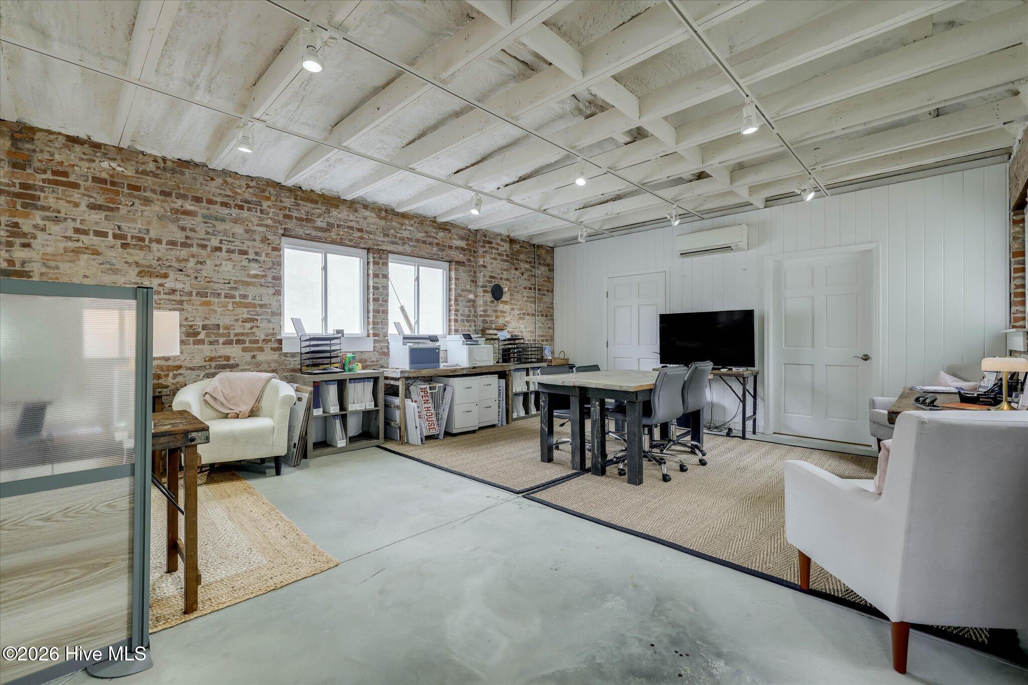 144 Fairfield office