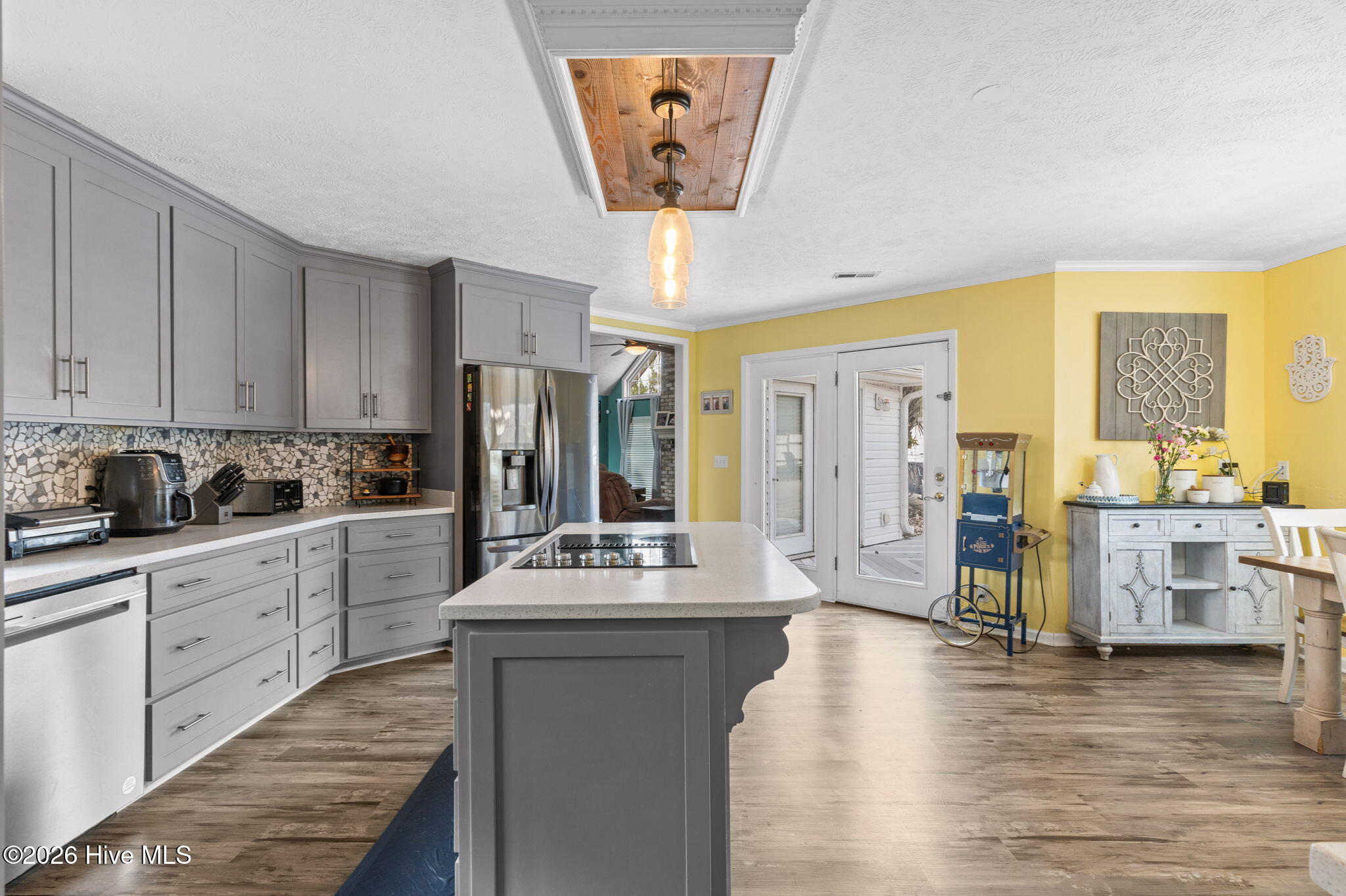 100556346 | Photo 56