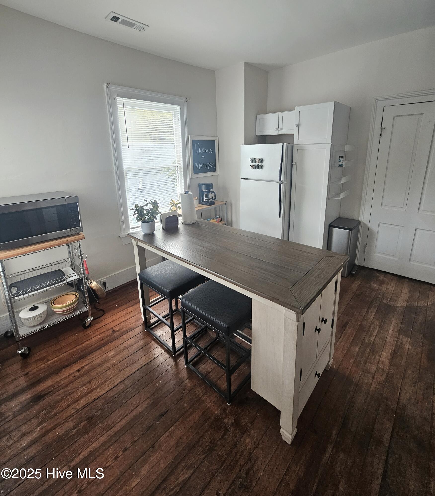 100529607 | Photo 13