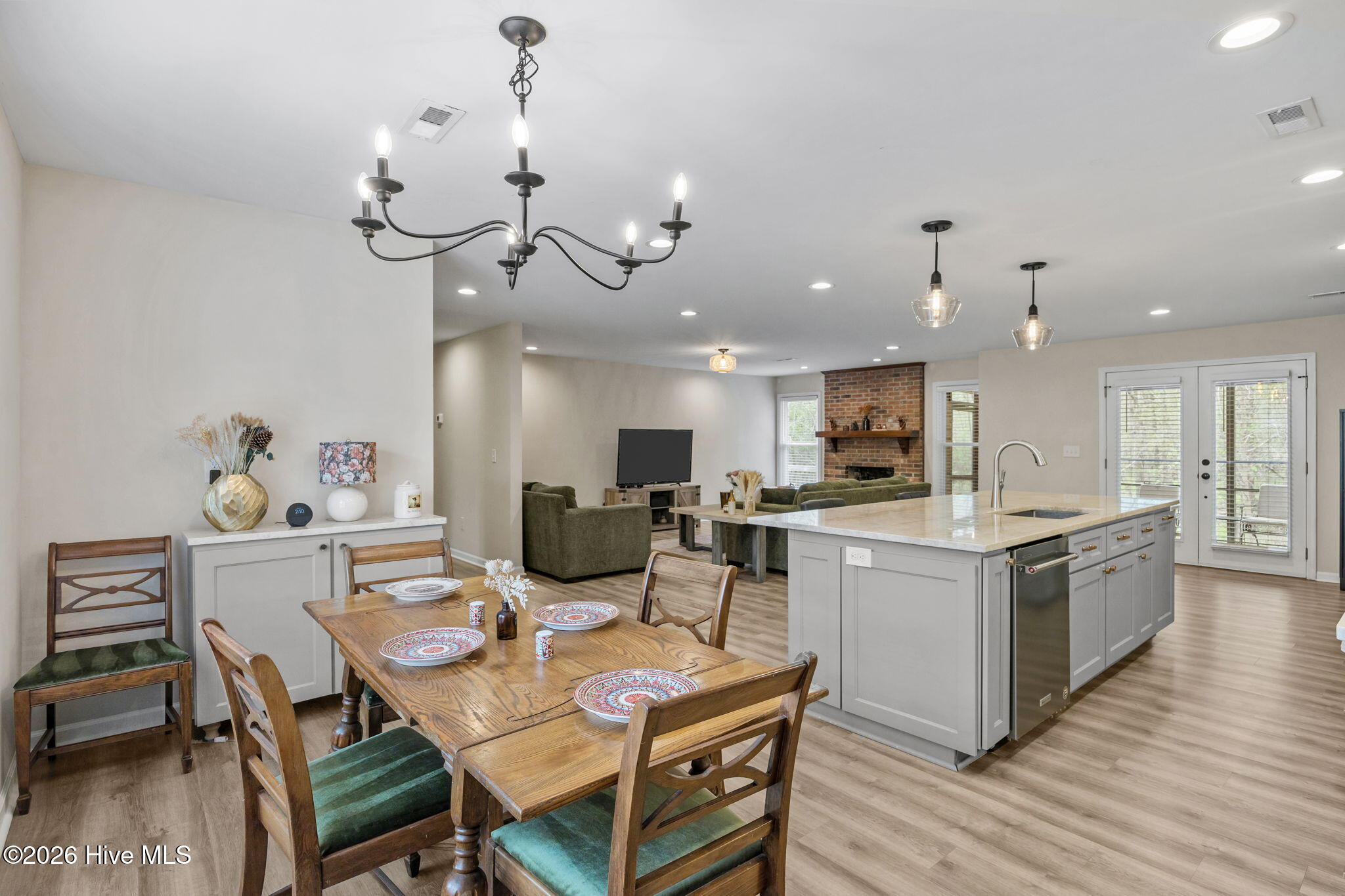 110 Roland Court, Burgaw, NC 28425 – photo 5: 26-web-or-mls-IMG_1444