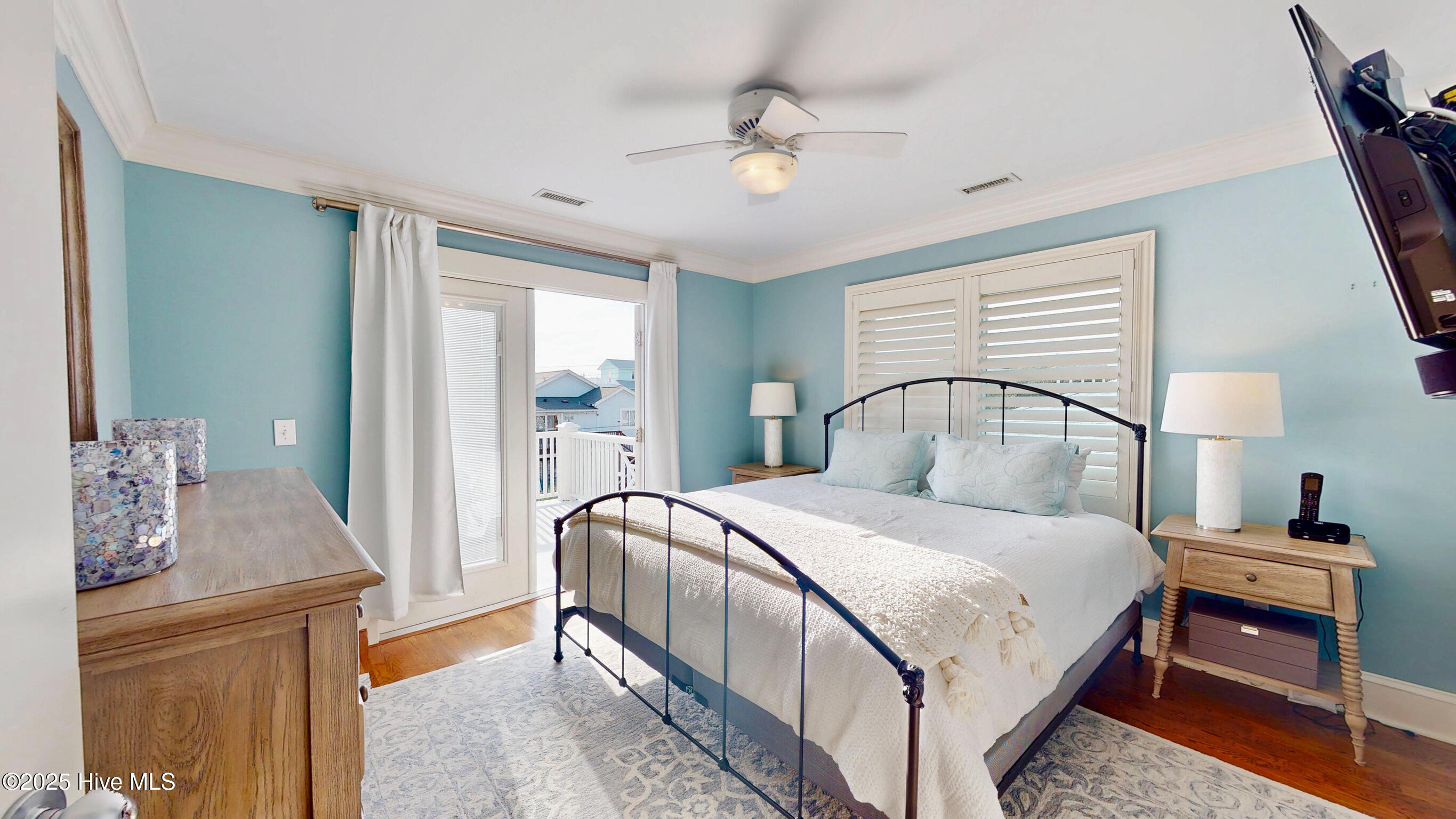 100543231 | Photo 57