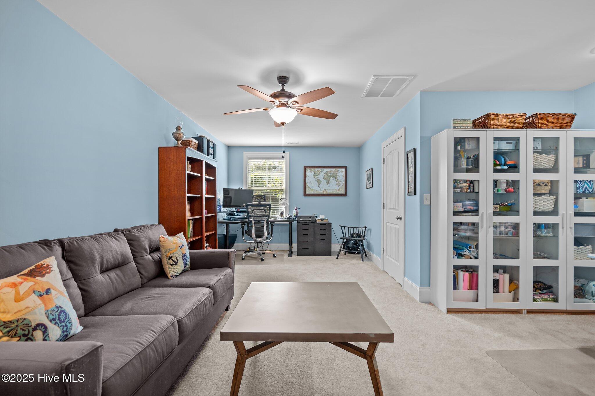 100518036 | Photo 28