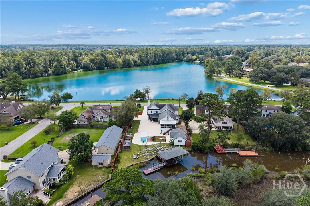 Unobstructed views of the lake