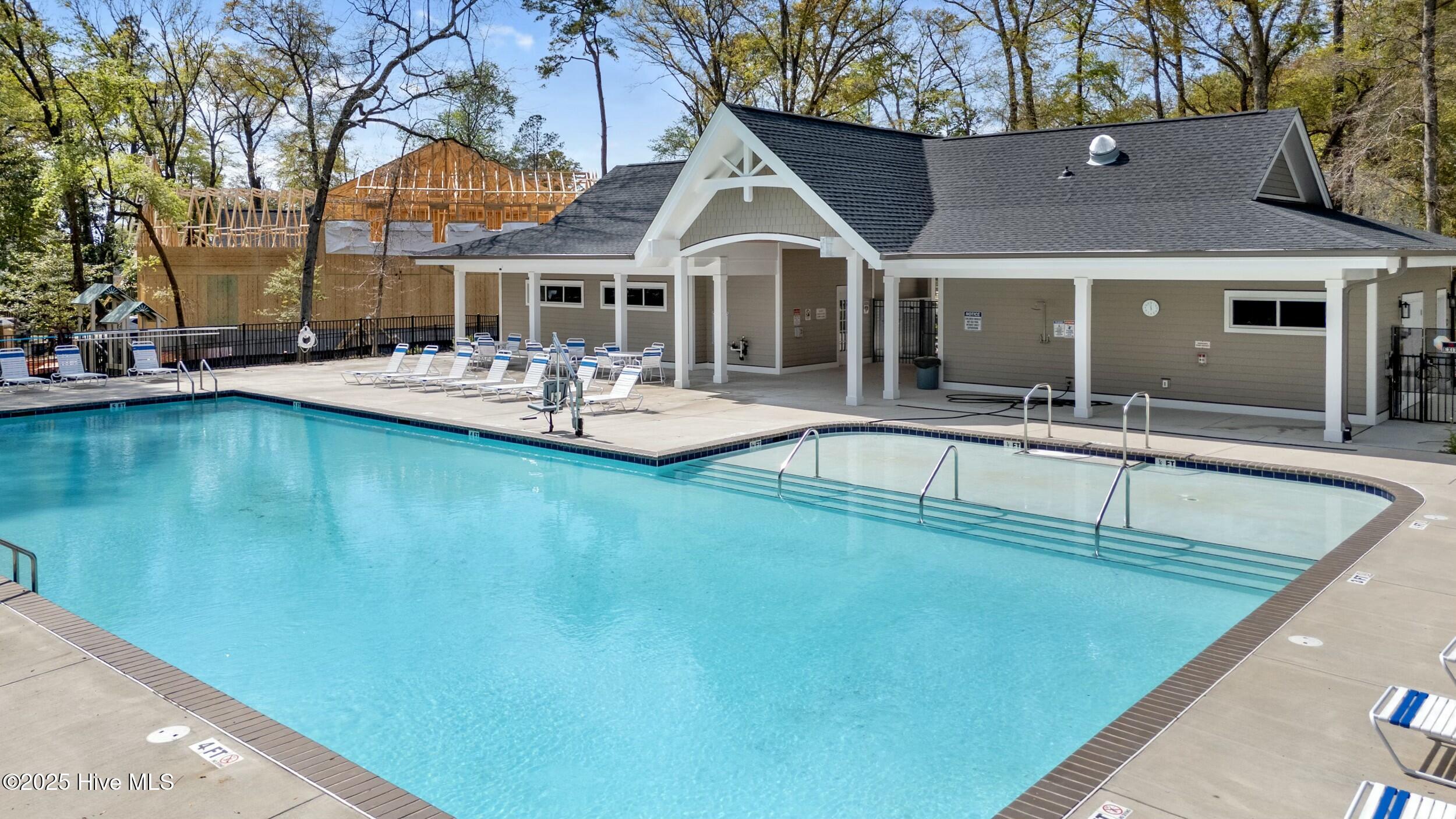 100498490 | Photo 67