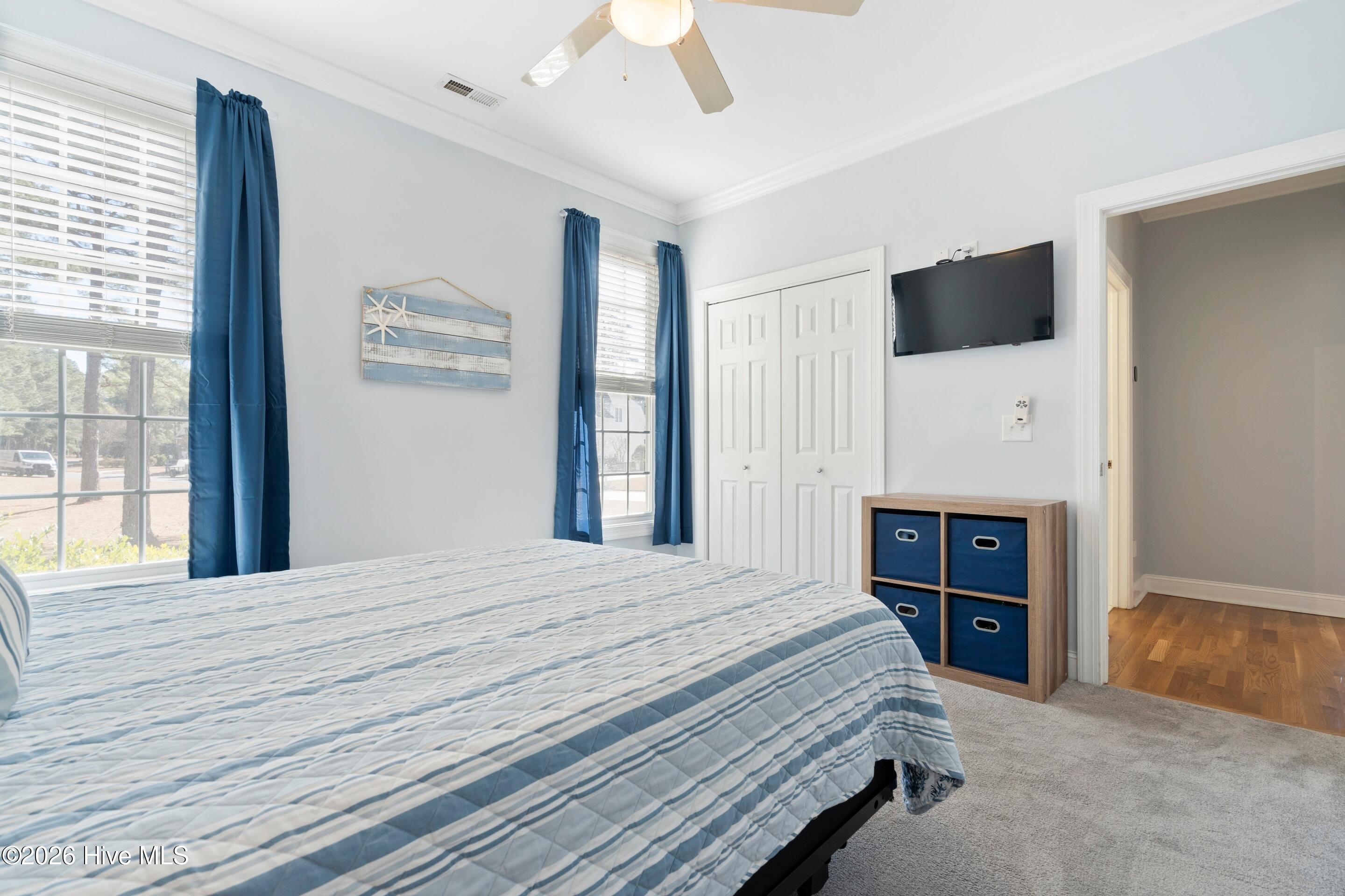 100549432 | Photo 33