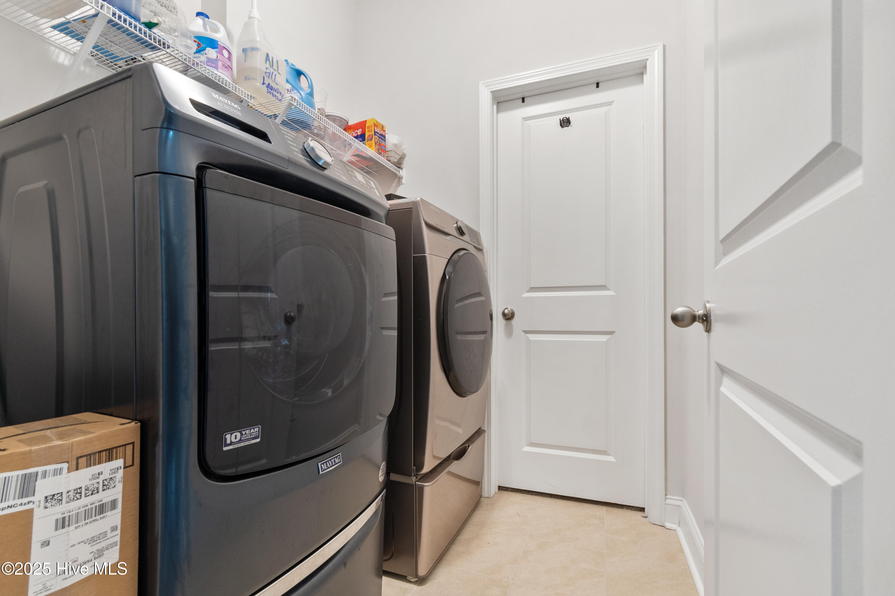 100561939 | Photo 28