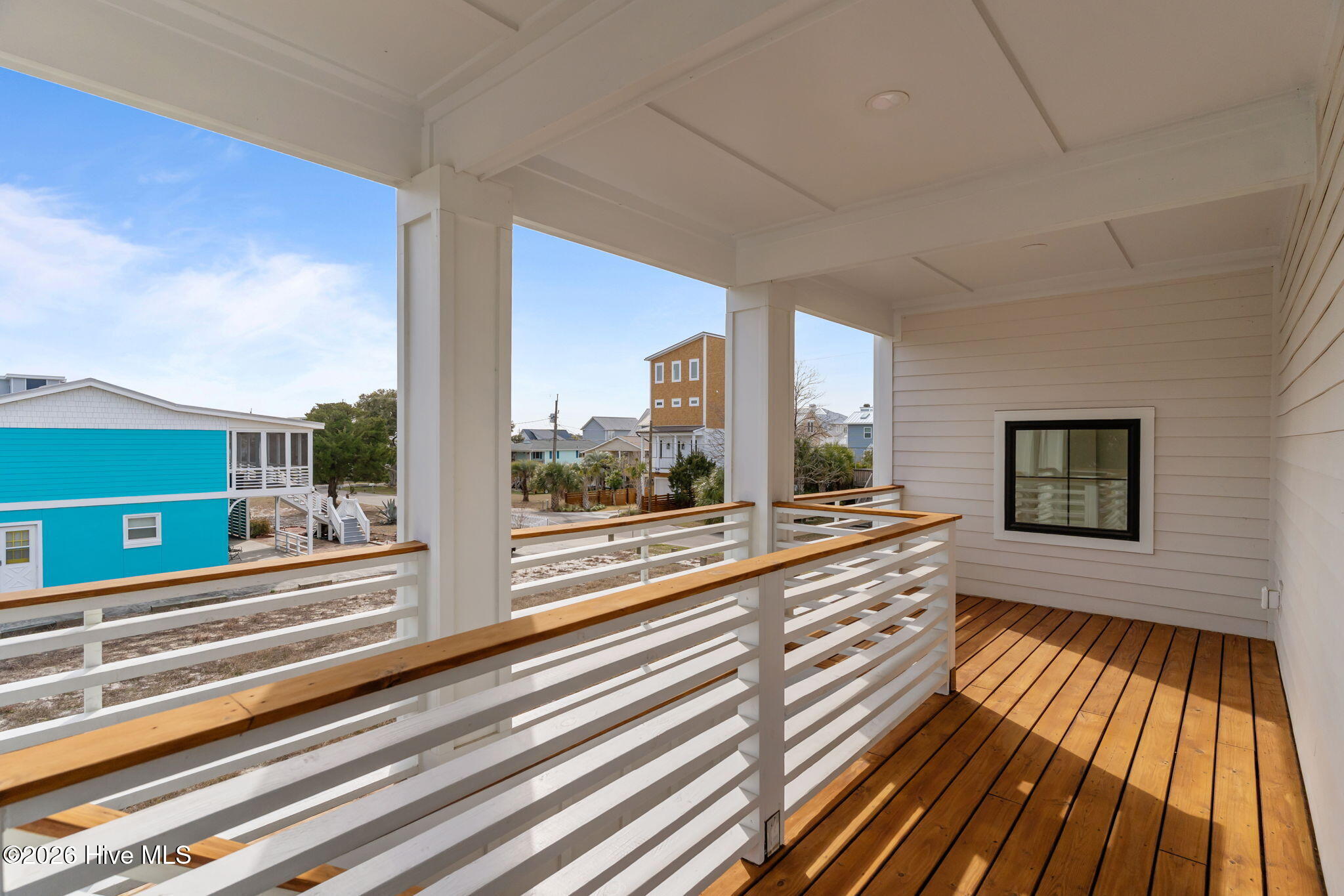 100553287 | Photo 43