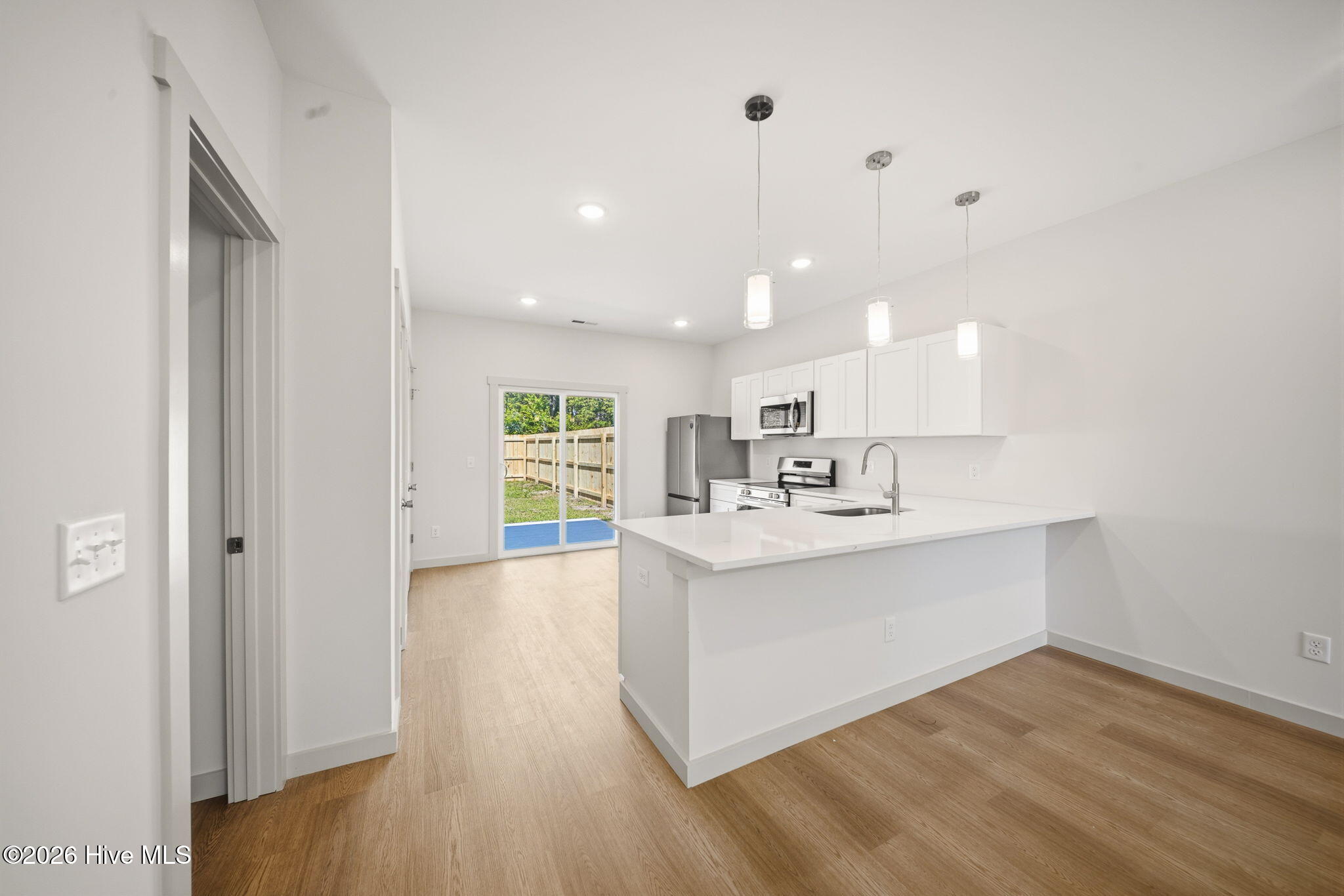 100562147 | Photo 36