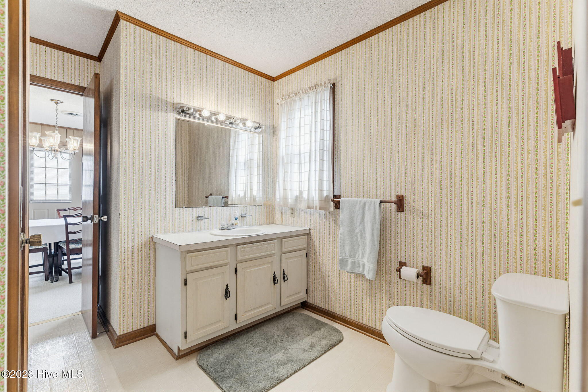 100565875 | Photo 21