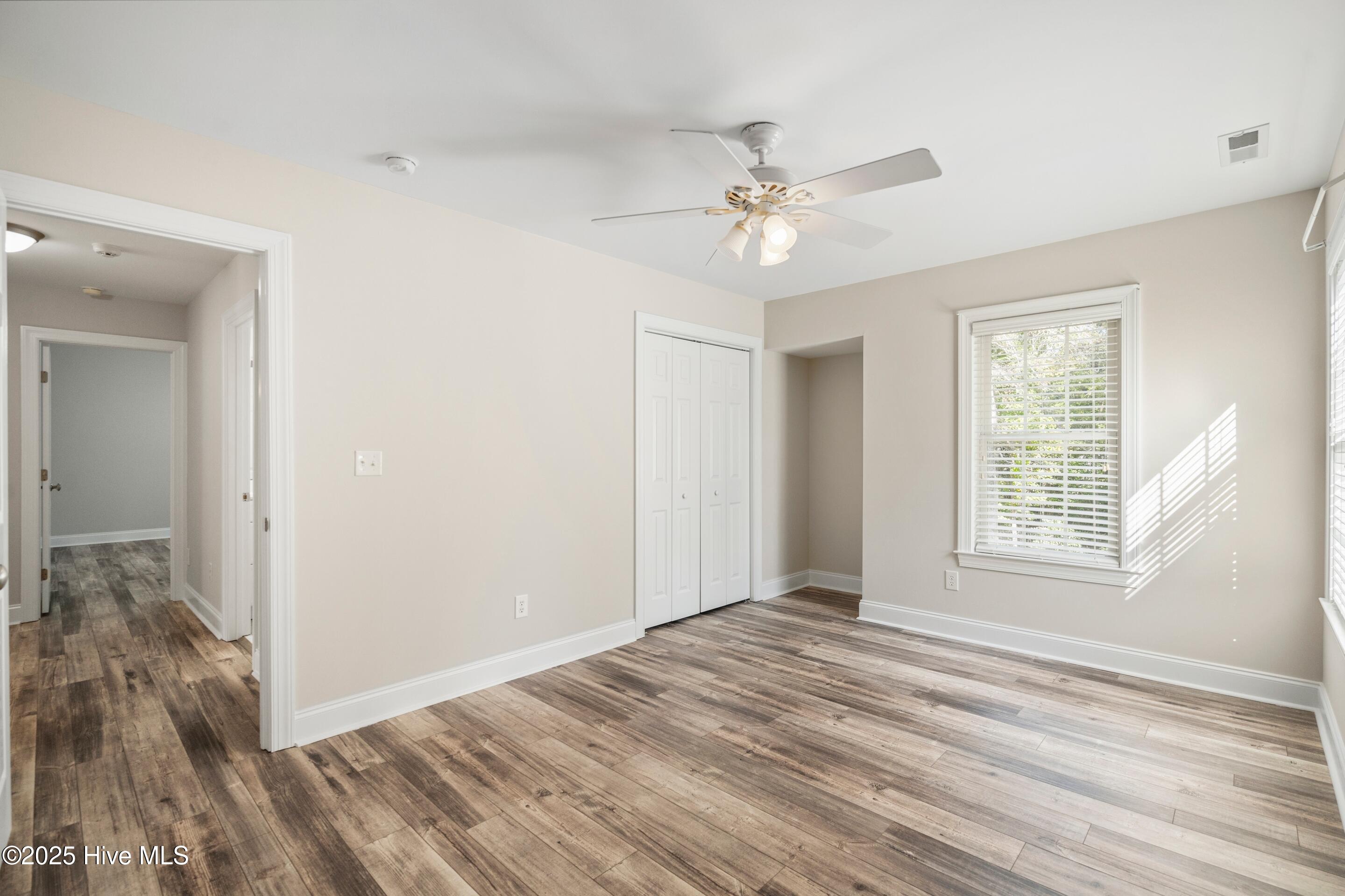 100537413 | Photo 43