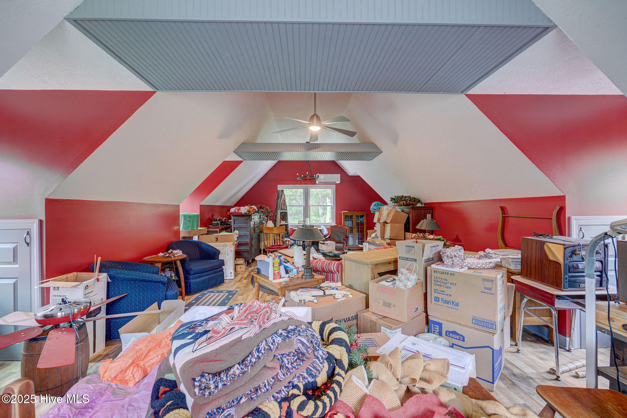 100553041 | Photo 36