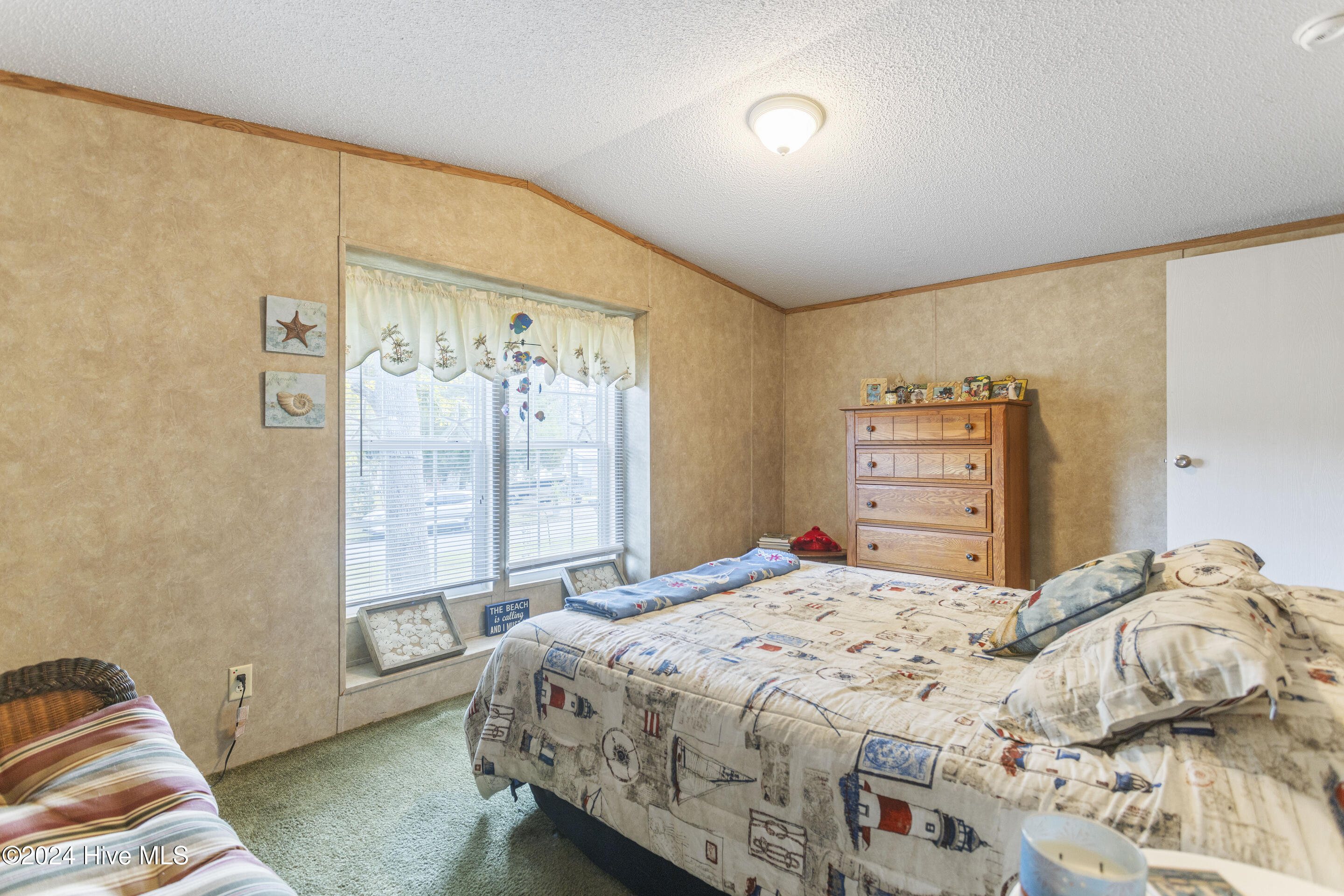 100475199 | Photo 21