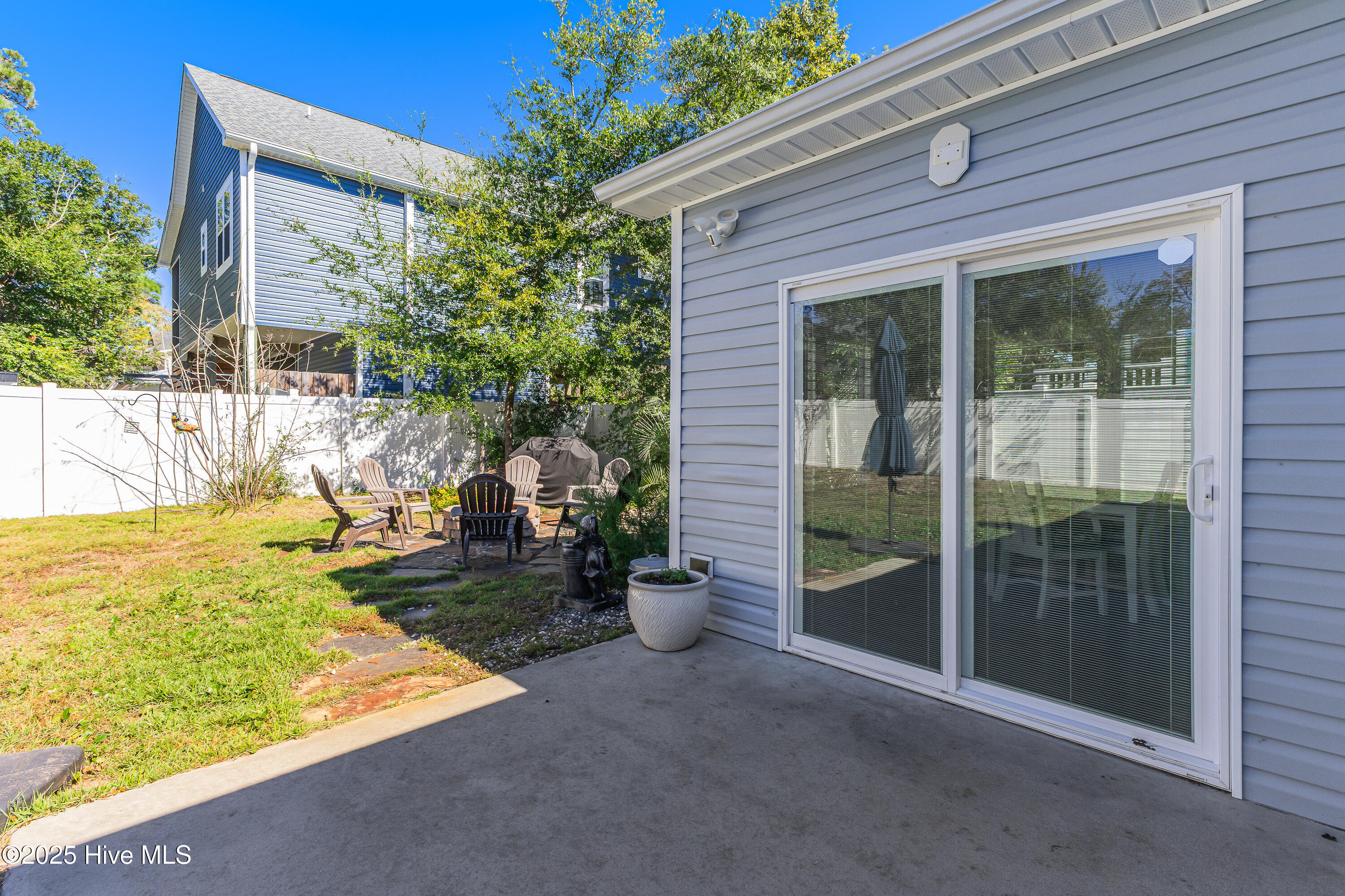 100523610 | Photo 32