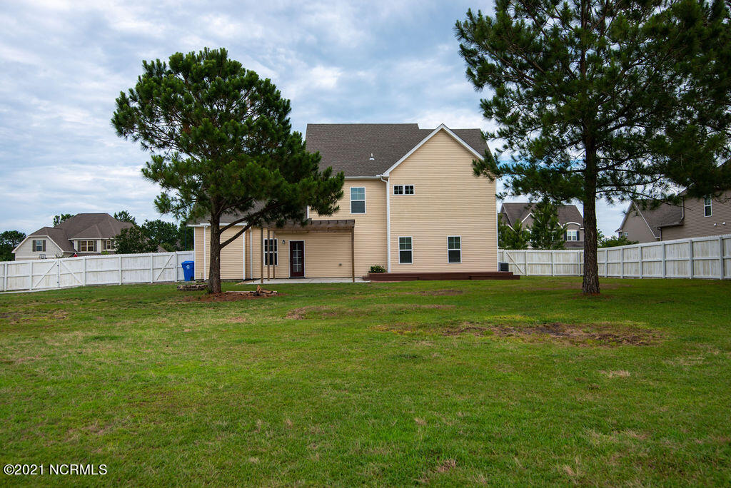 100548964 | Photo 43