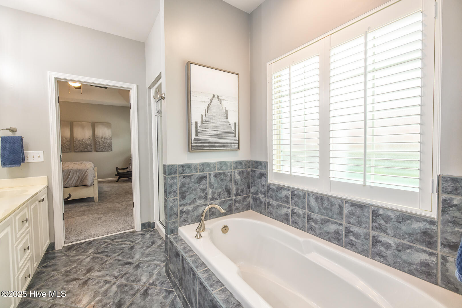 100537191 | Photo 34