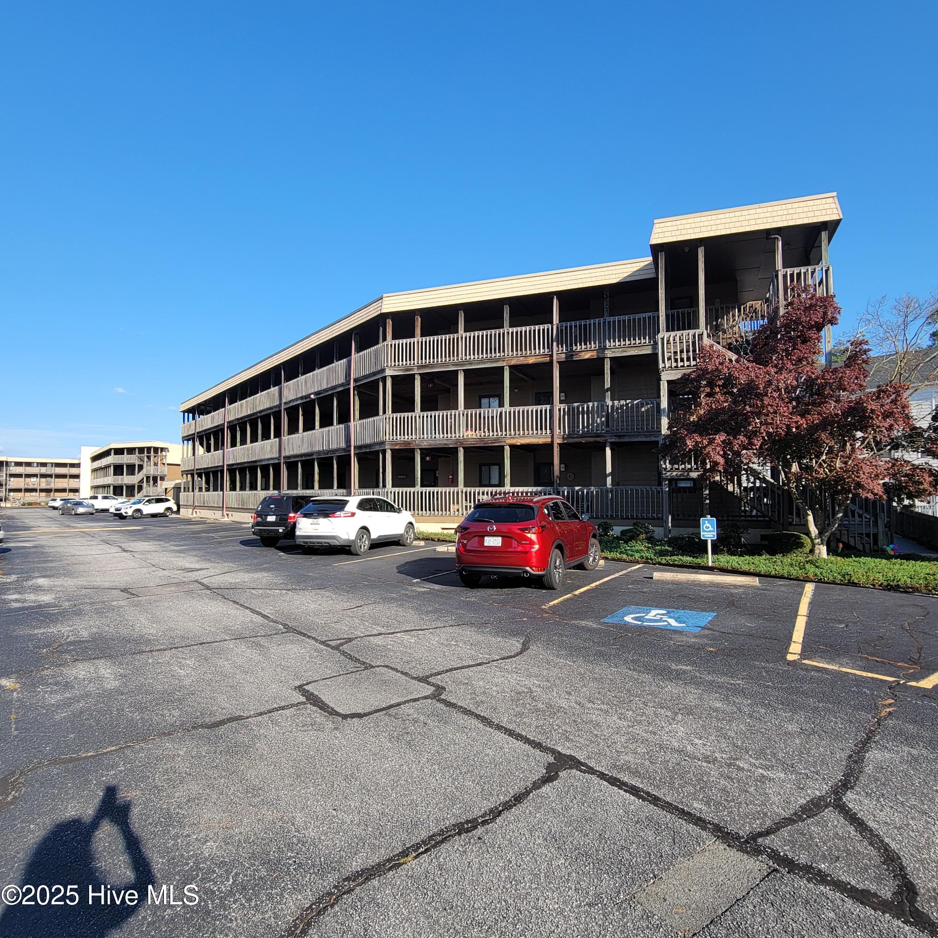 Homes for sale in Elizabethtown, NC | 313 Lake Pl Condo Dr, Elizabethtown, NC 28337 | MLS# 100542336