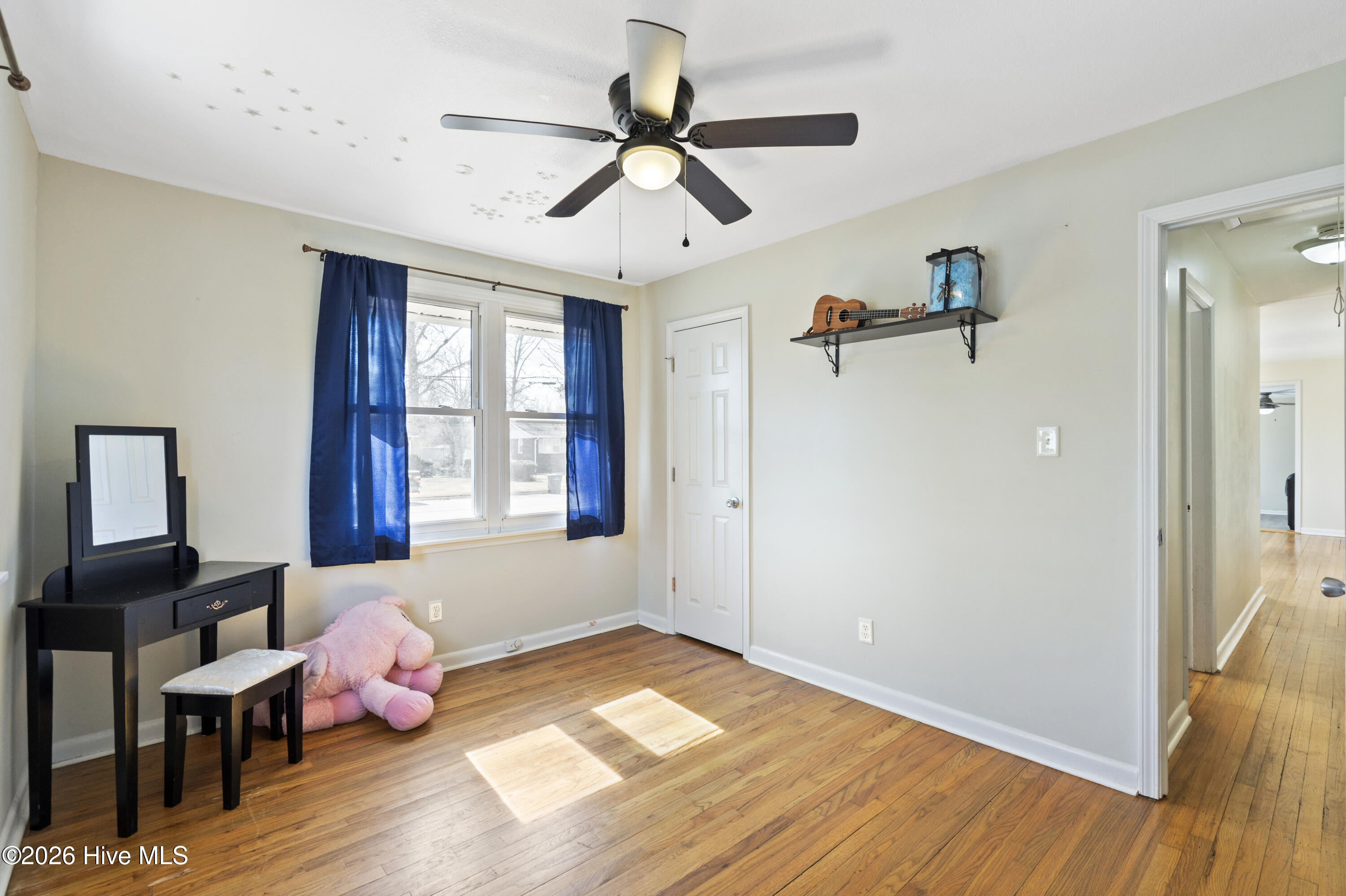 100555407 | Photo 18