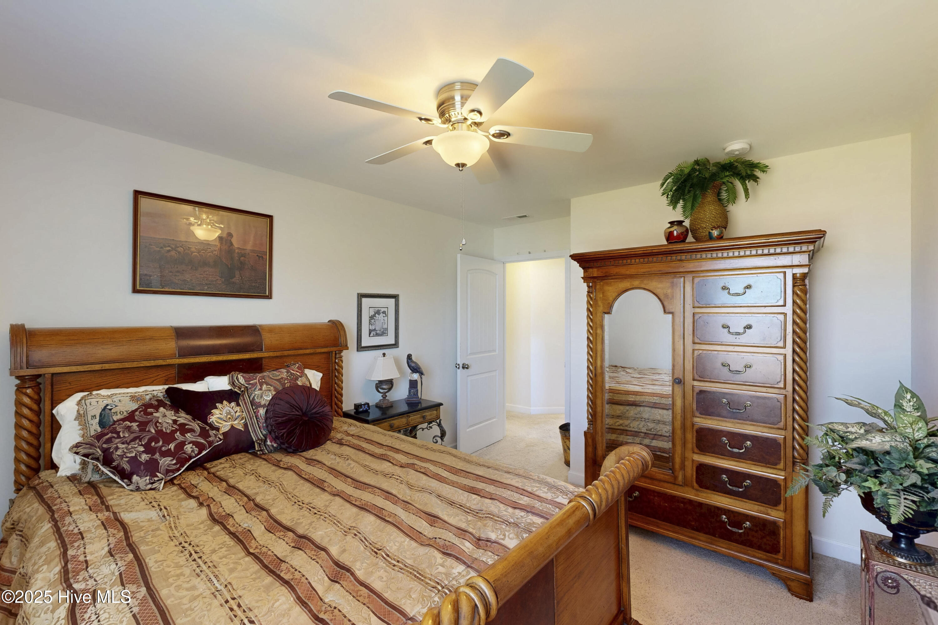 100509634 | Photo 38