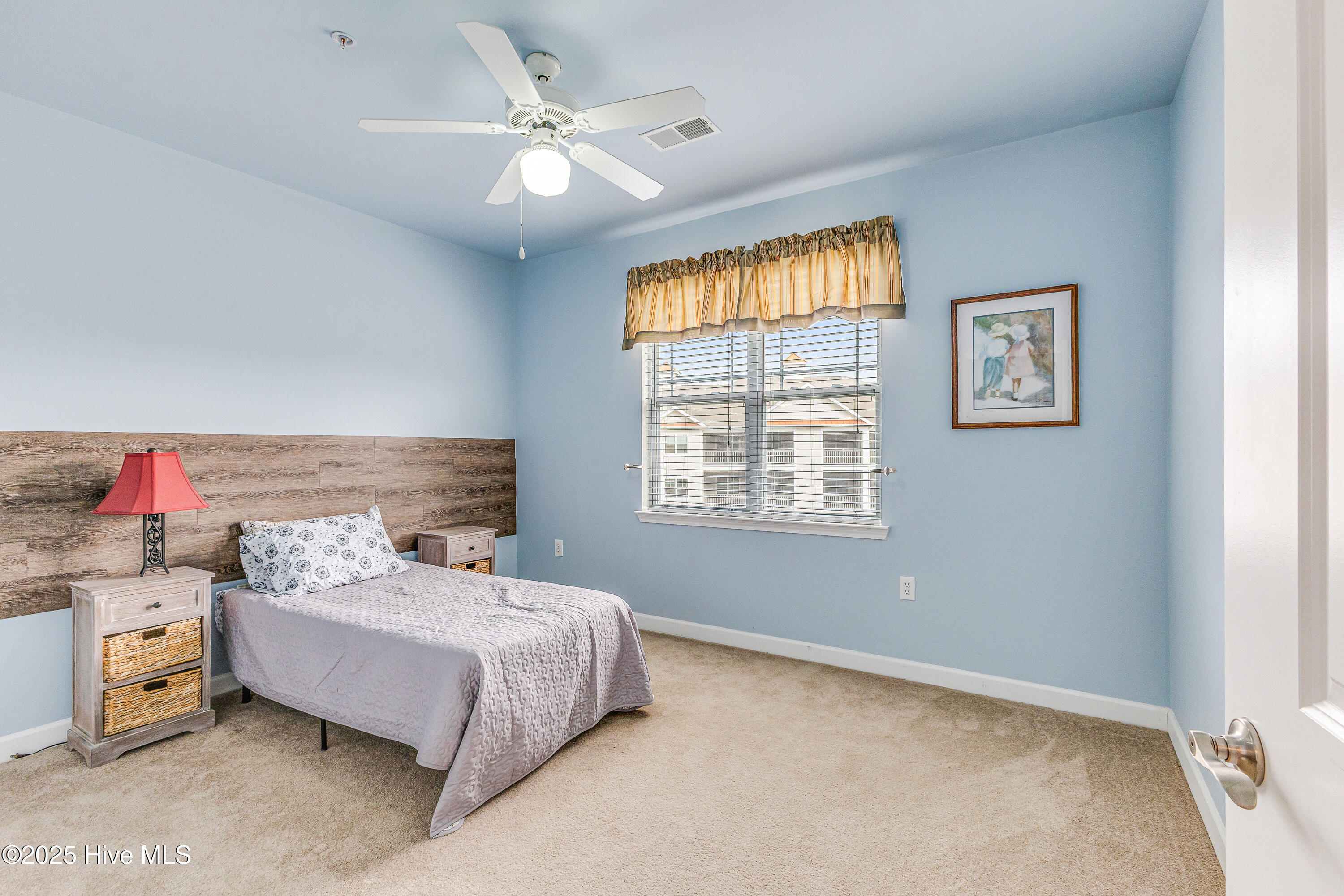 100484696 | Photo 22