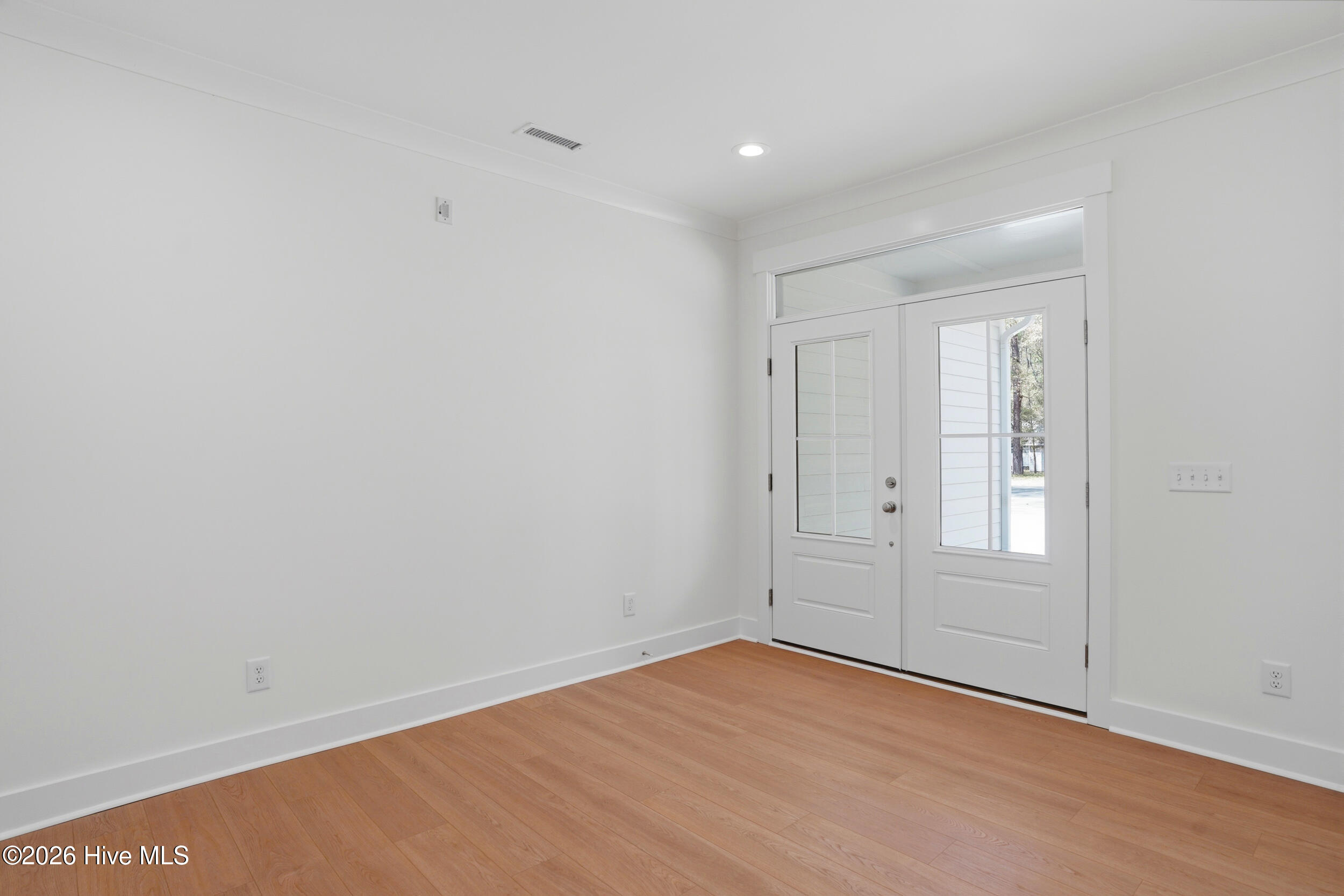 100556928 | Photo 13