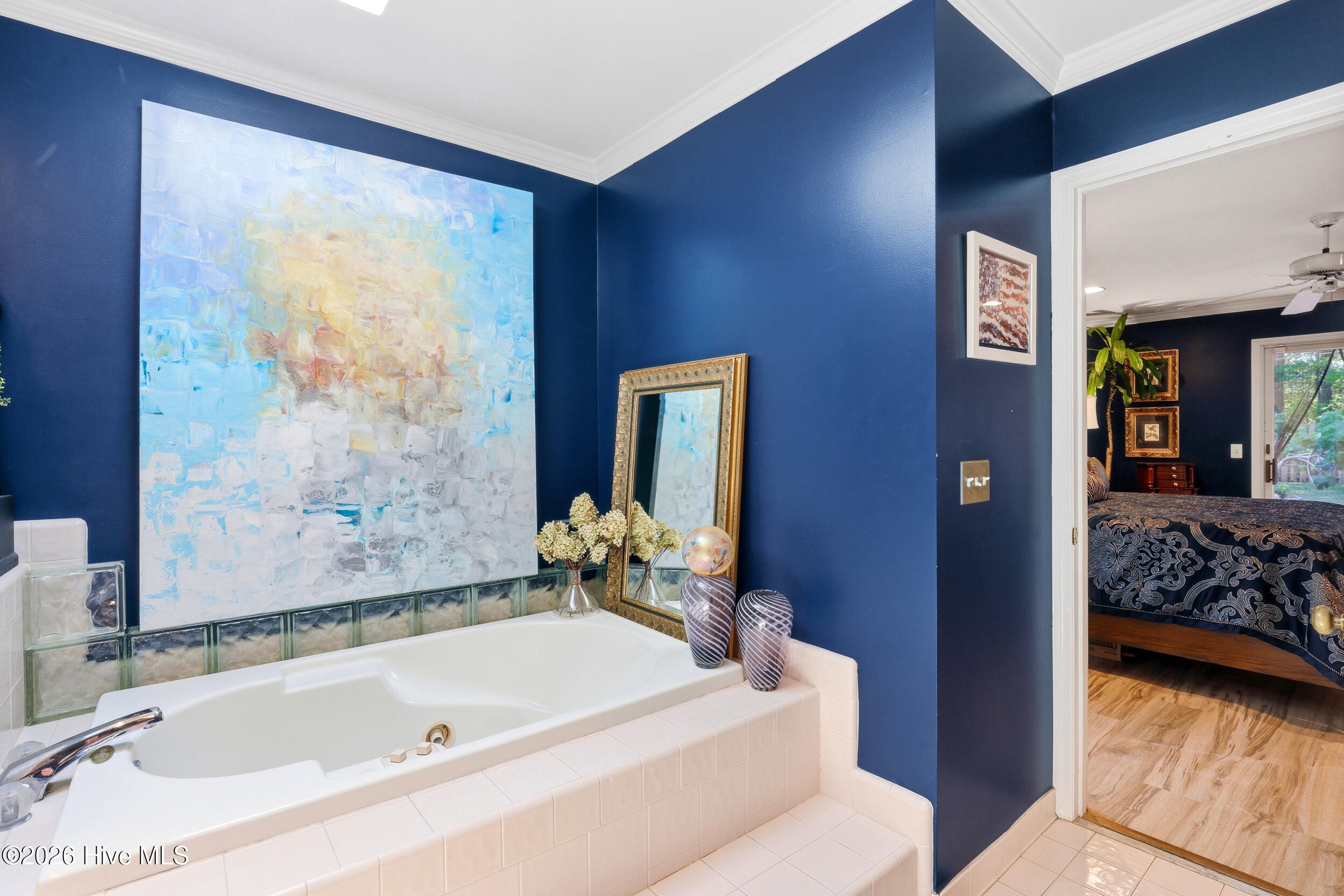 100569802 | Photo 26