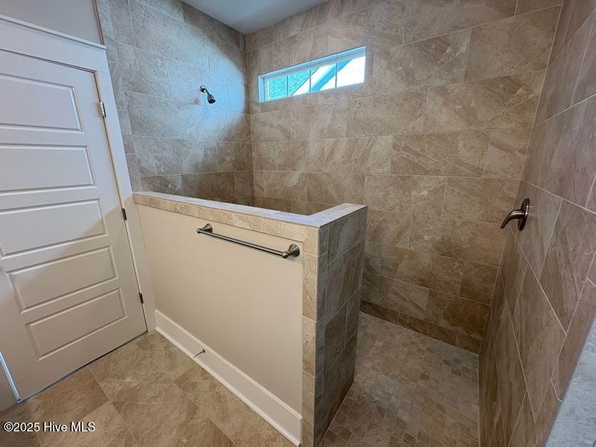 100520251 | Photo 23