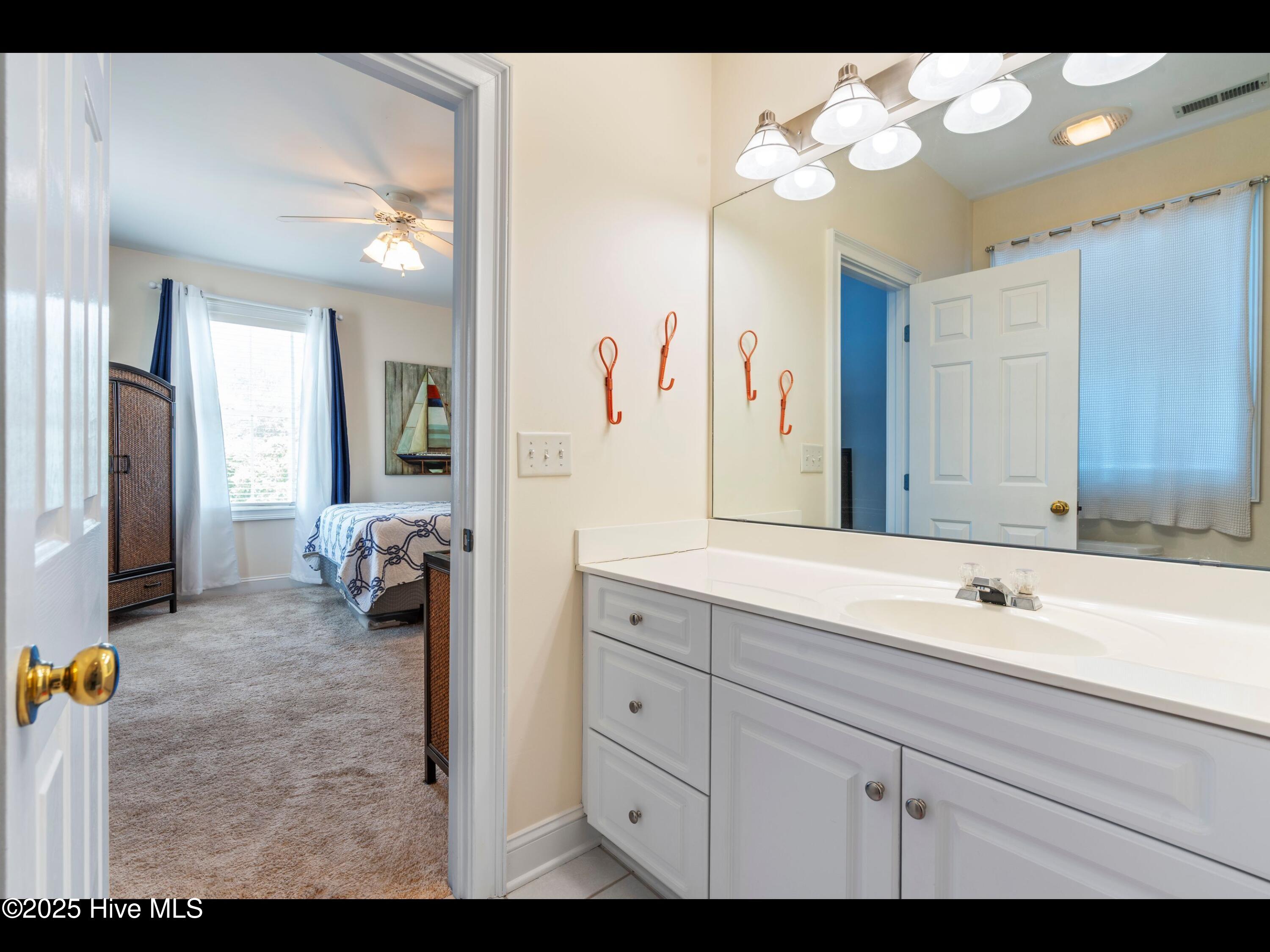 100511839 | Photo 54