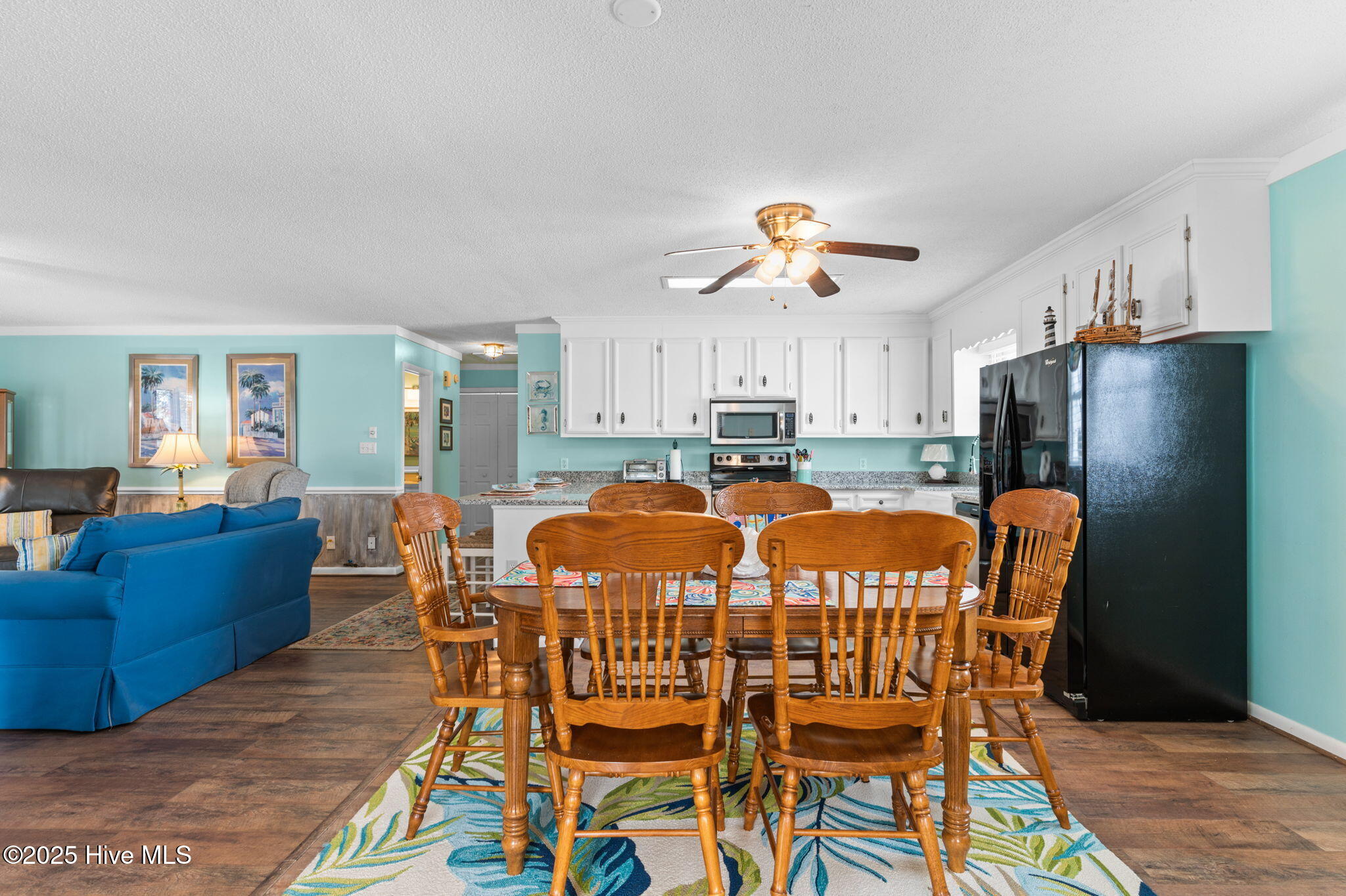 100544107 | Photo 12