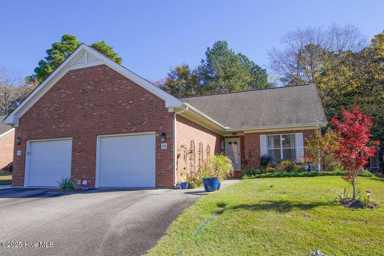 Homes for sale in Pinehurst, NC | 320 Hiscott Ln, Pinehurst, NC 28374 | MLS# 100540282