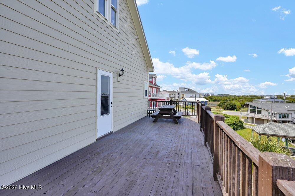 100567511 | Photo 37