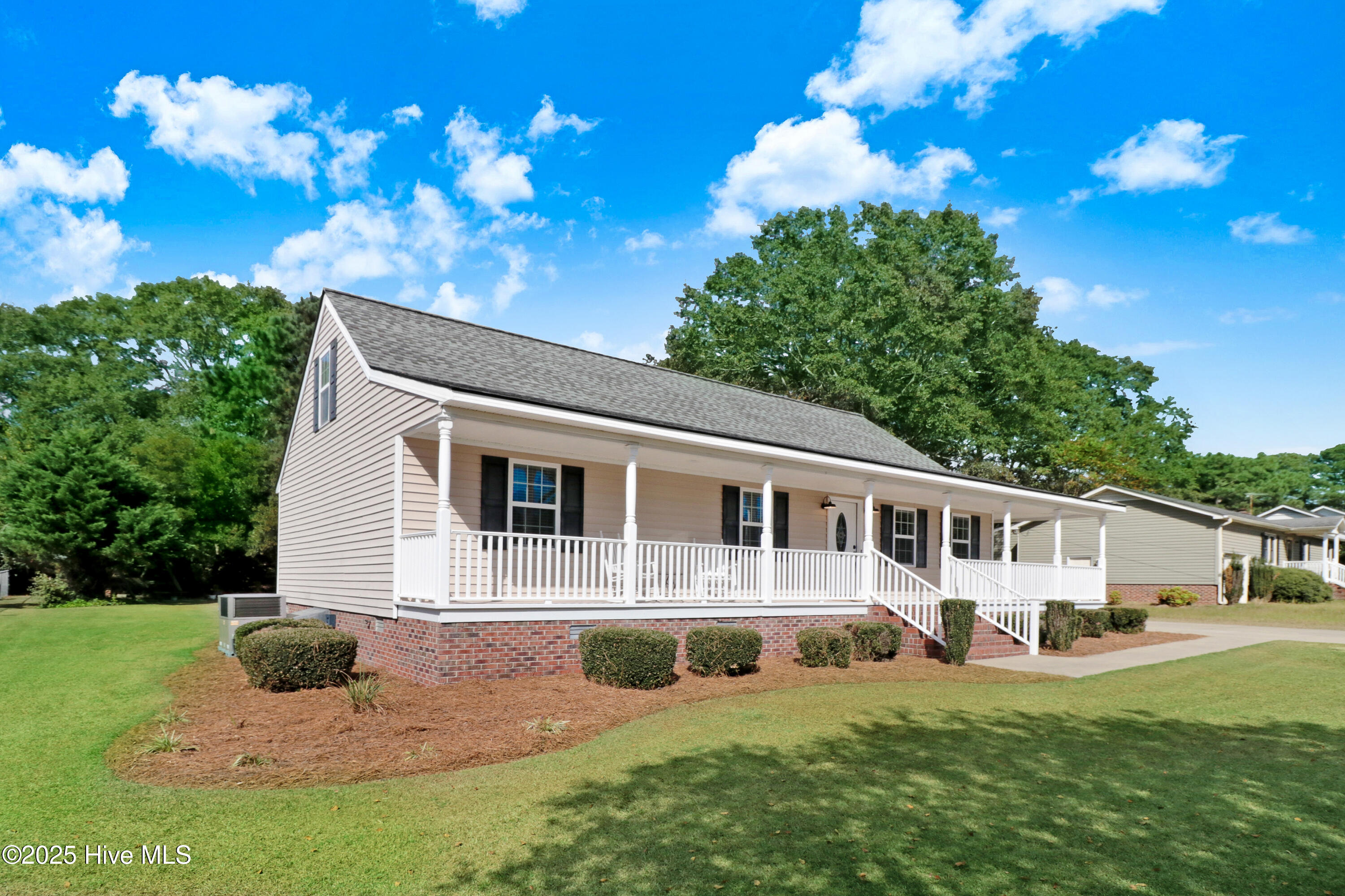 03-705 W Guilford St-3