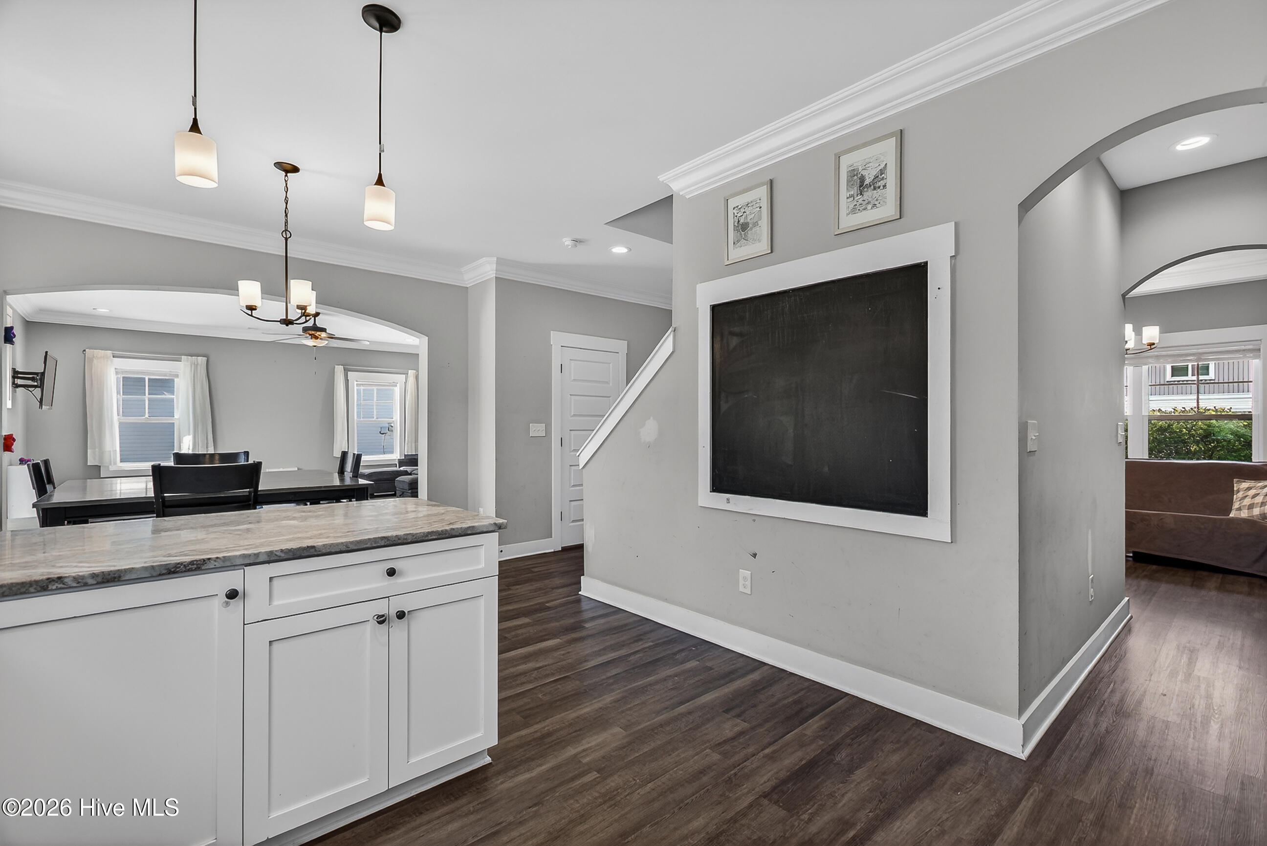 100569243 | Photo 10