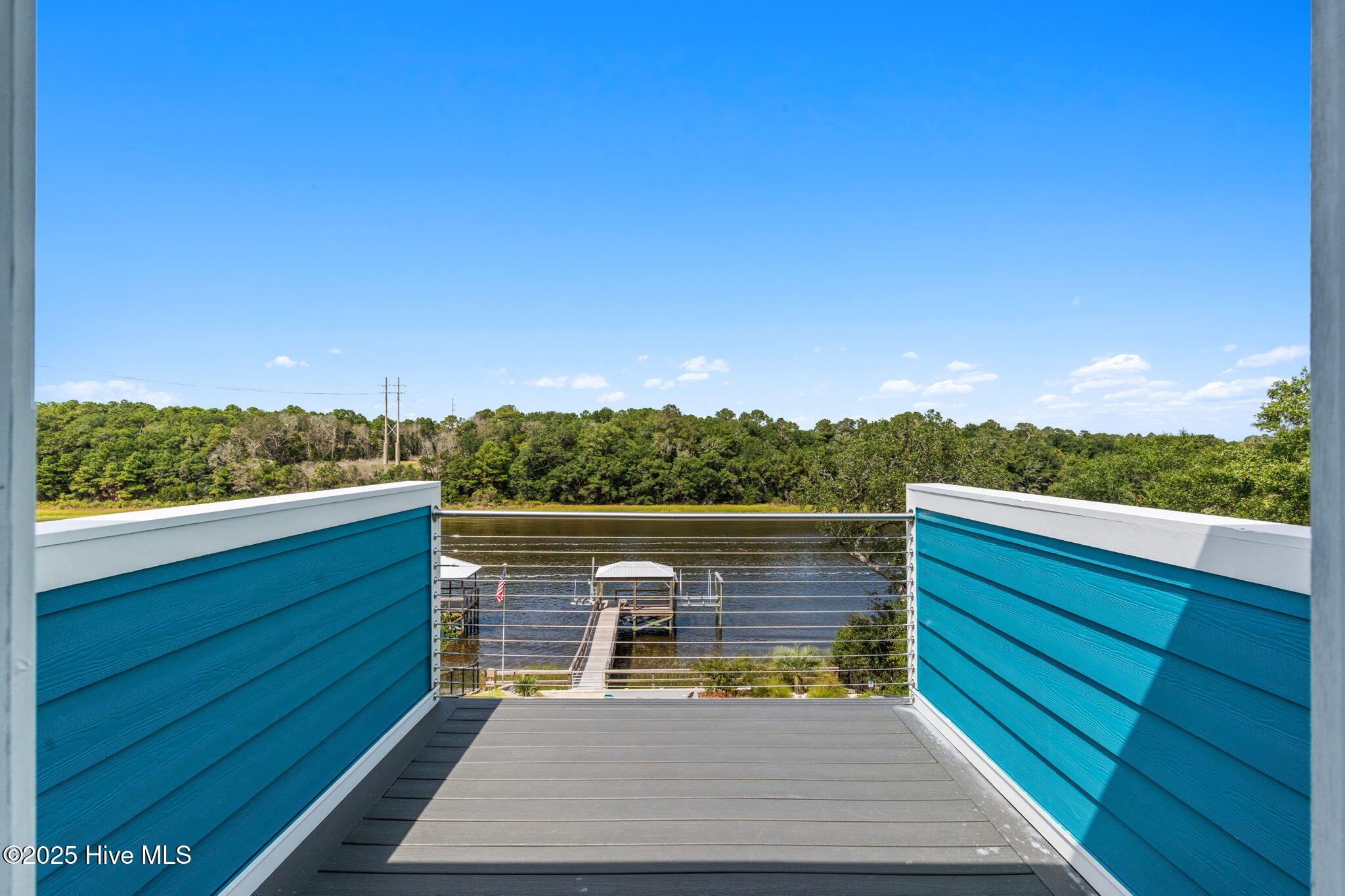 100527753 | Photo 36