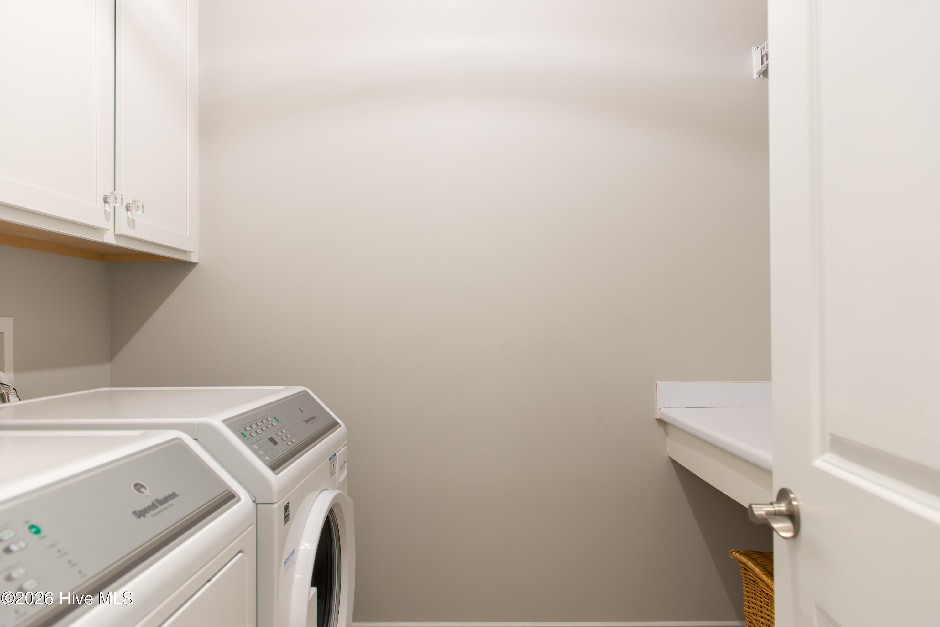 100560299 | Photo 63