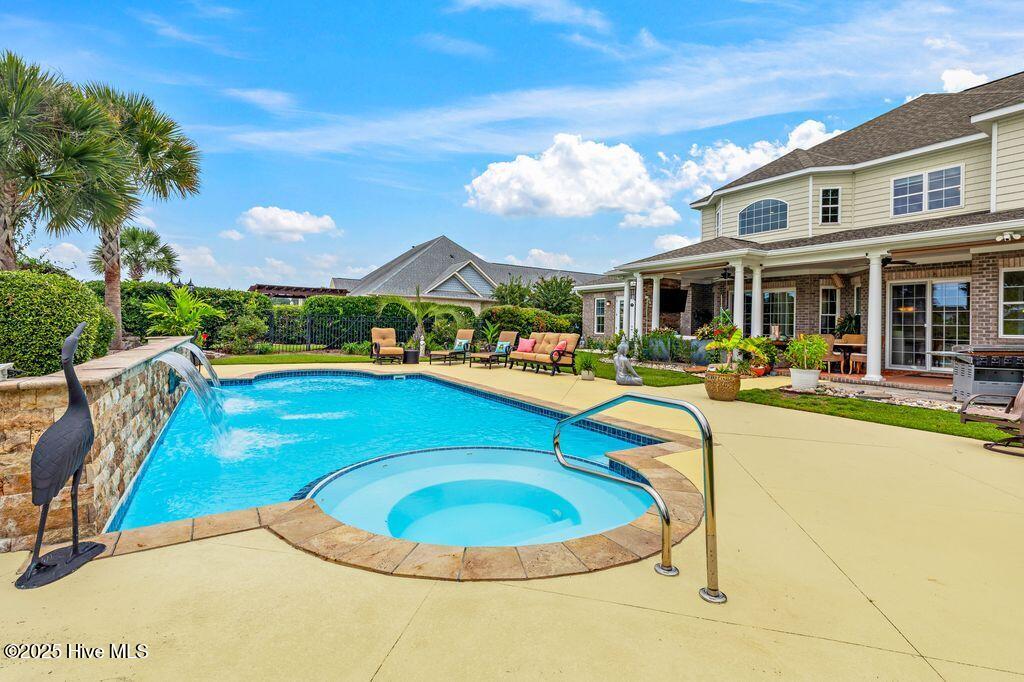 100534476 | Photo 49