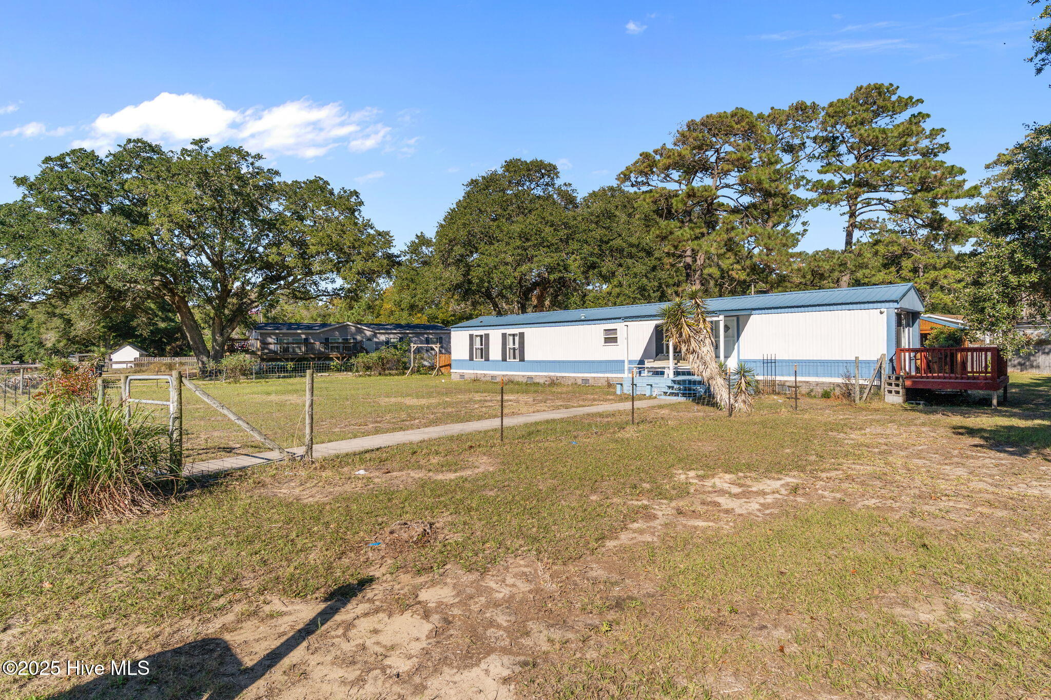 100539780 | Photo 44