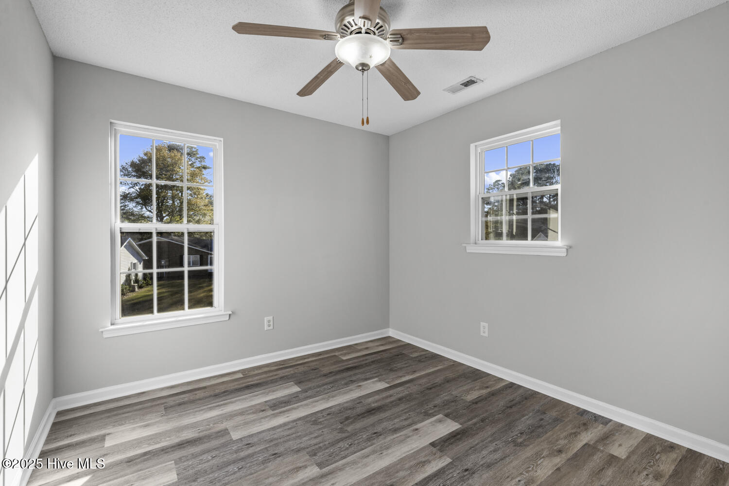 100541335 | Photo 28