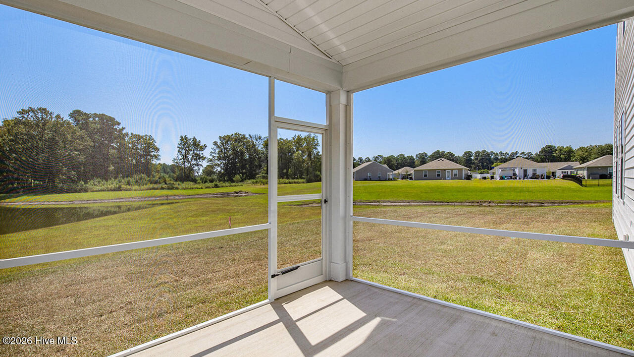 100567119 | Photo 36