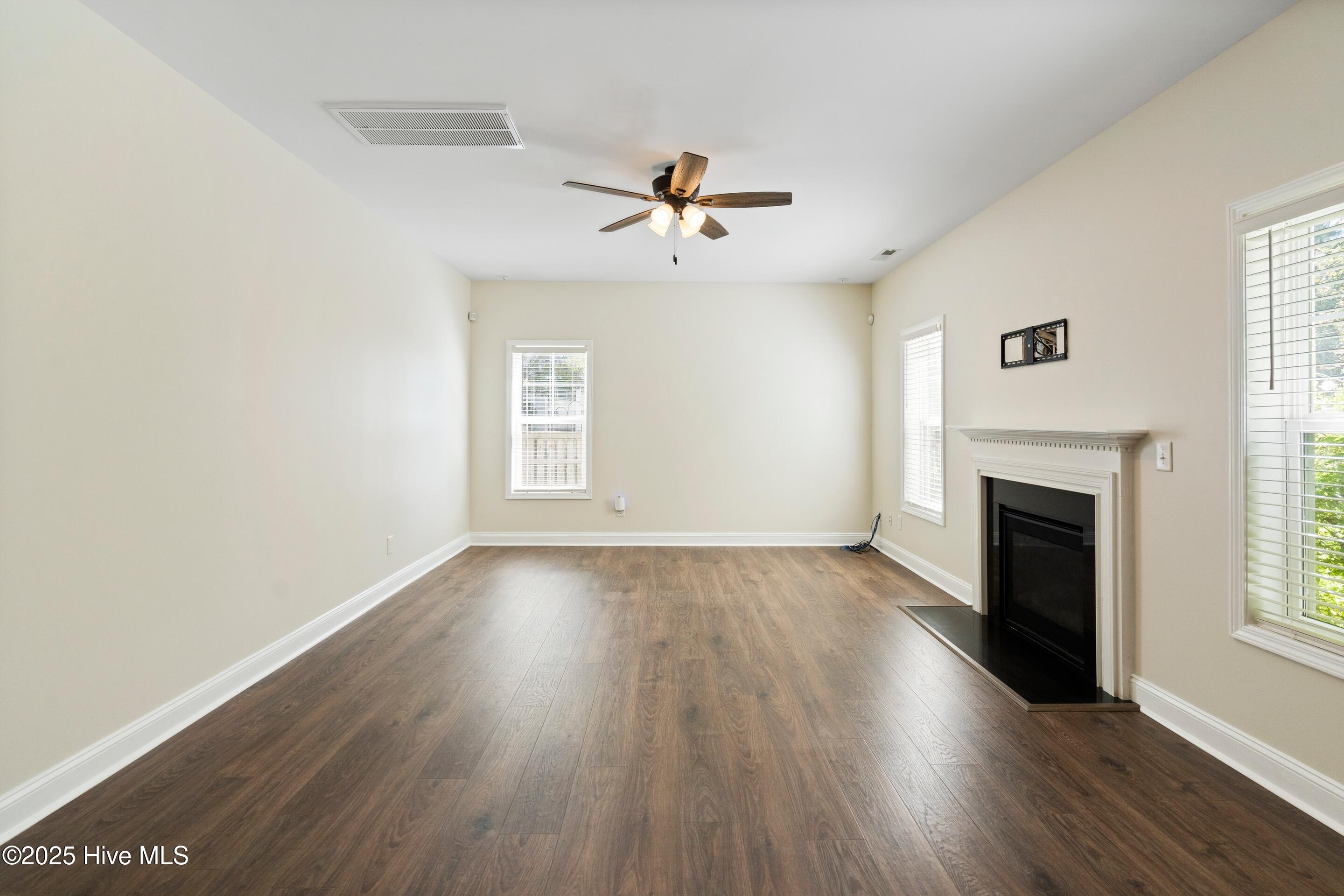 100506329 | Photo 20