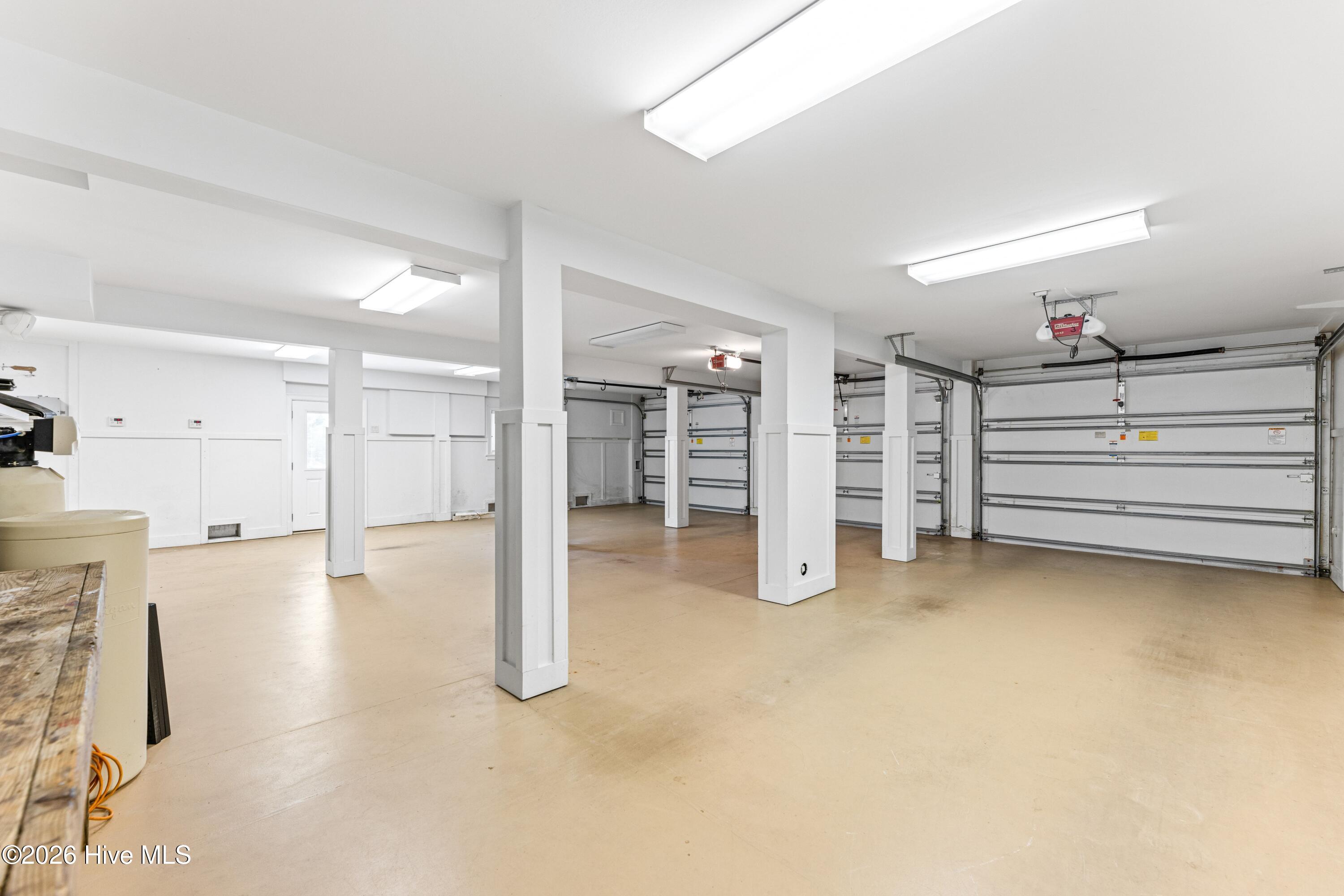 100557099 | Photo 48