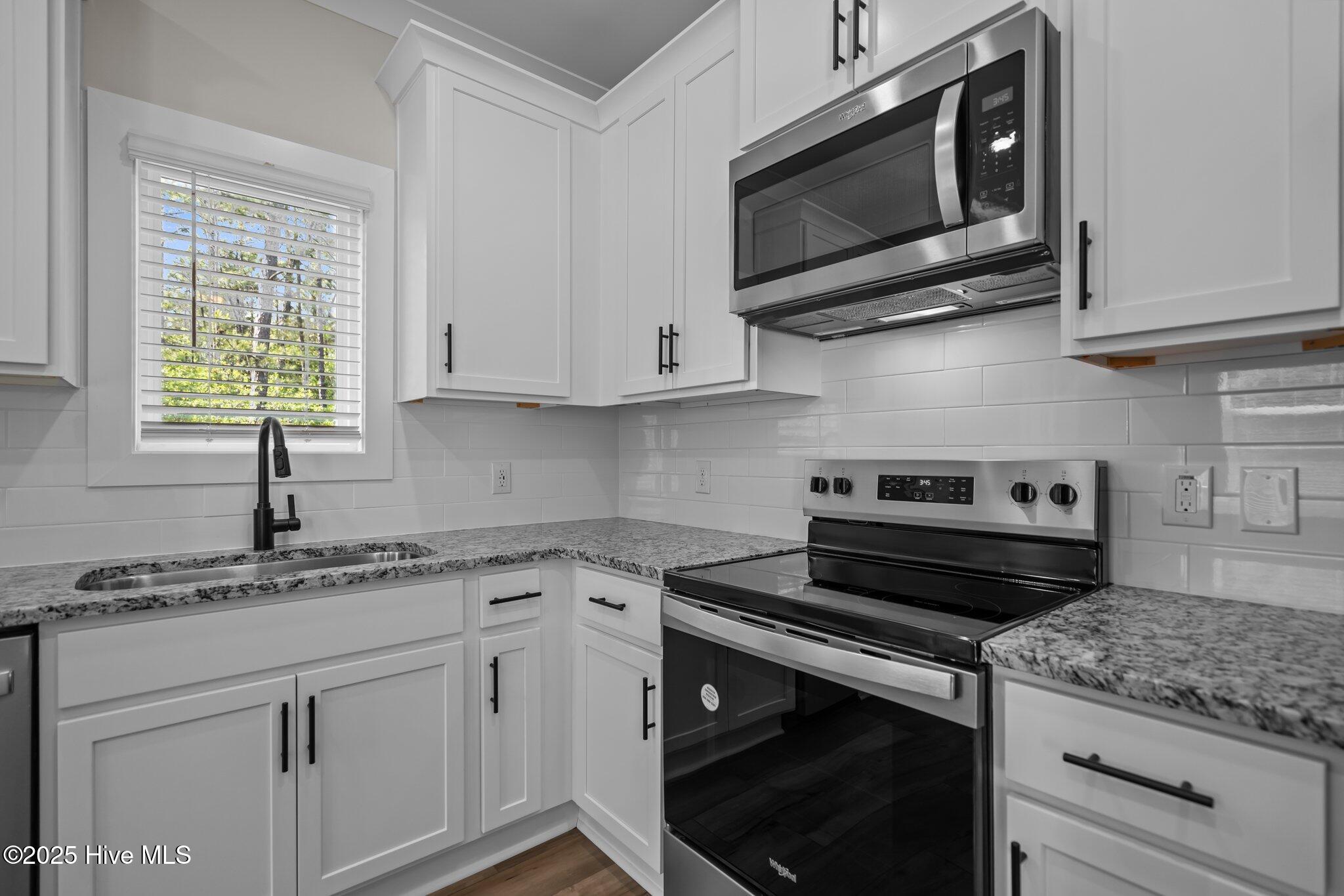 37 S Umbrella Palm Dr Drive, Hampstead, NC 28443 – photo 15: 15-web-or-mls-DSC01839