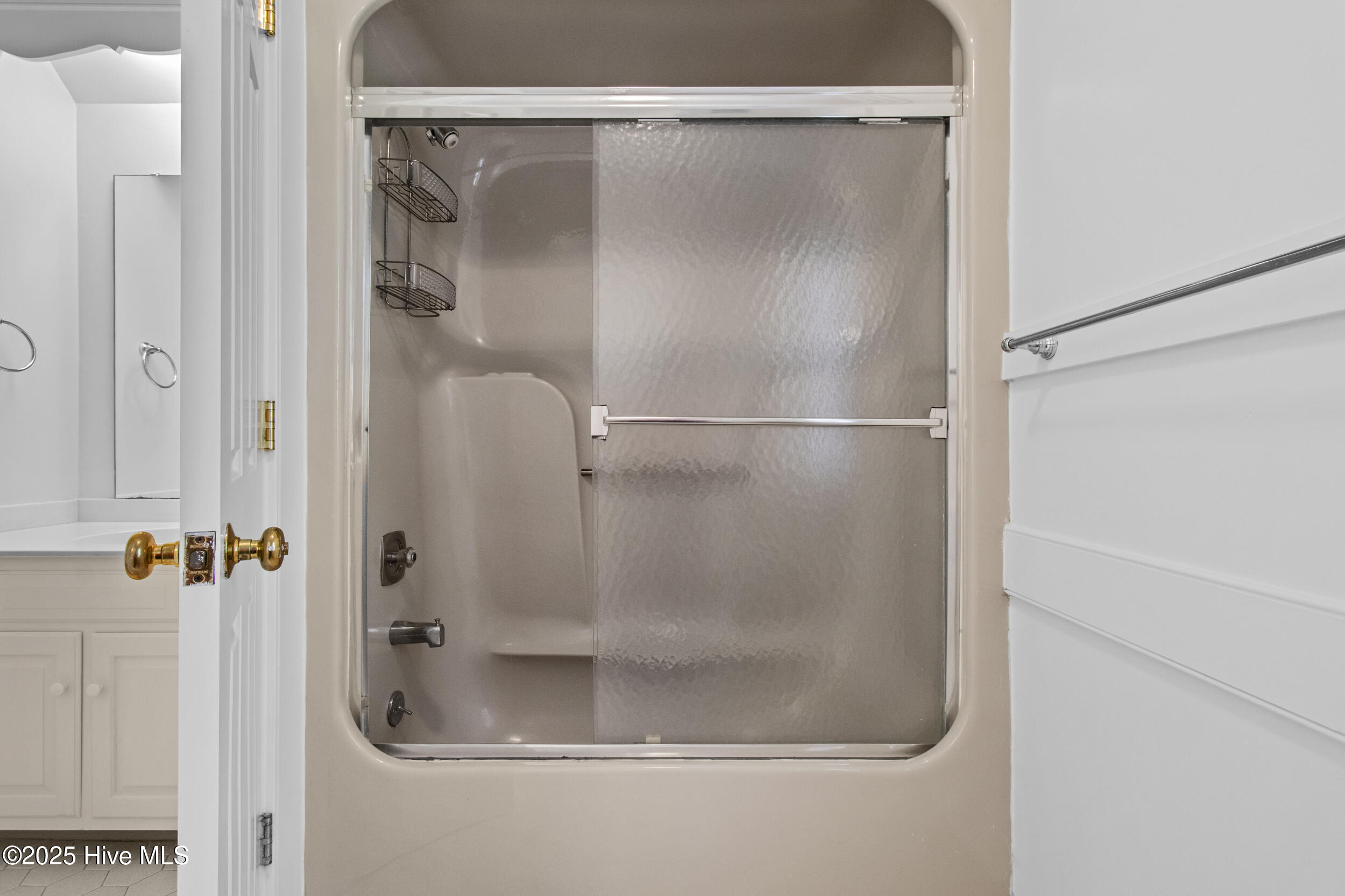 100537664 | Photo 49