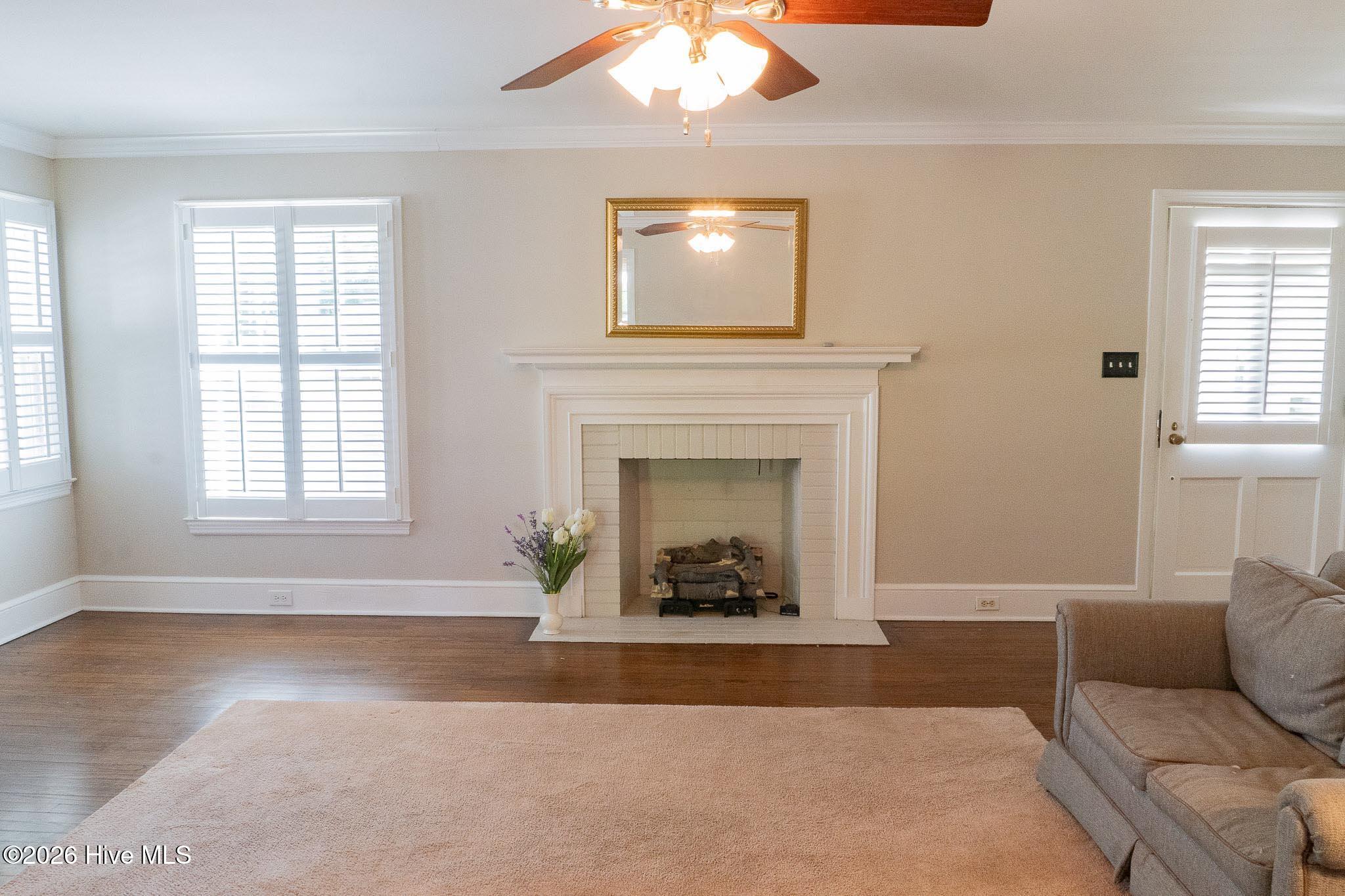 100567378 | Photo 15