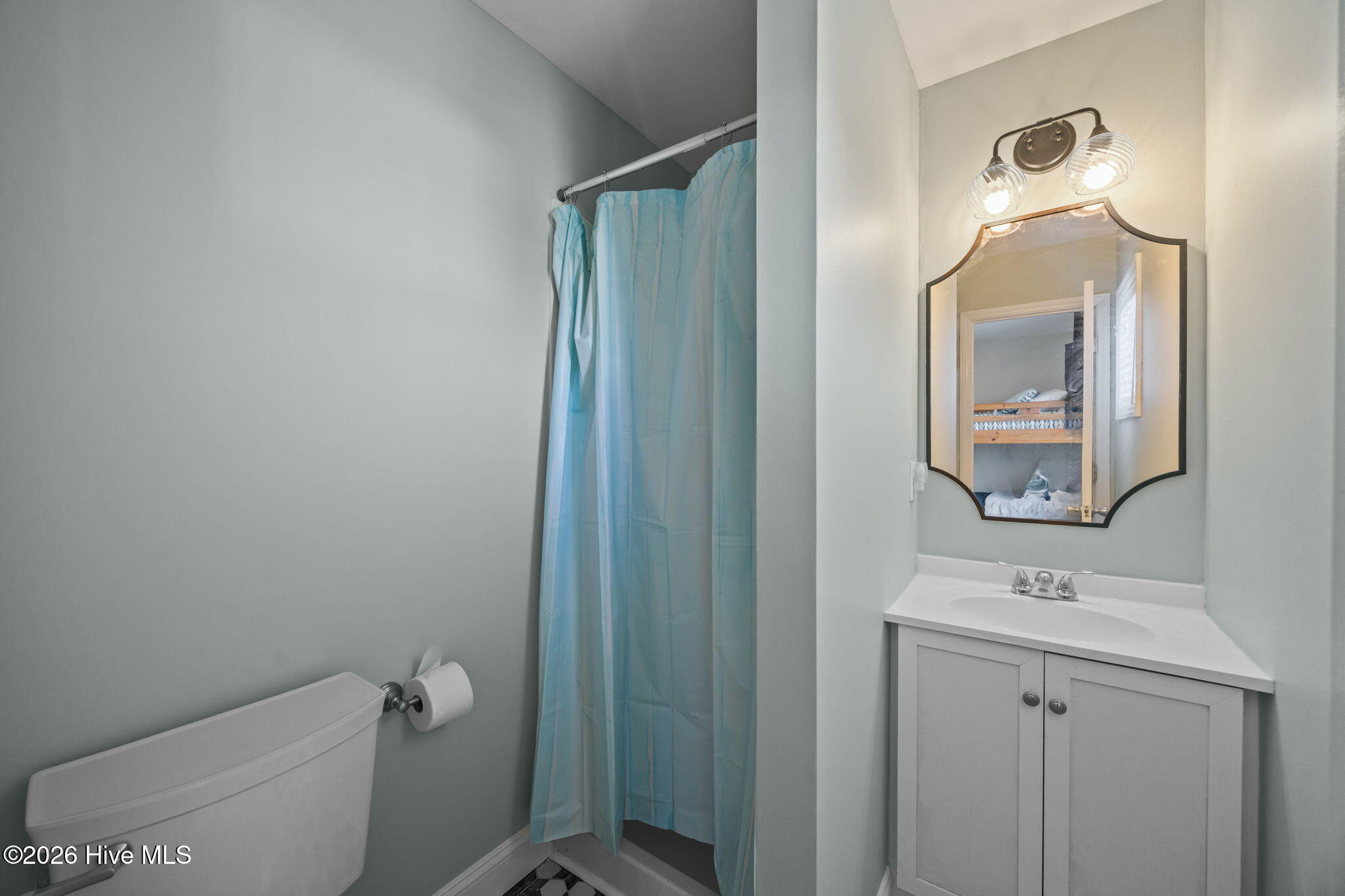 100553918 | Photo 34