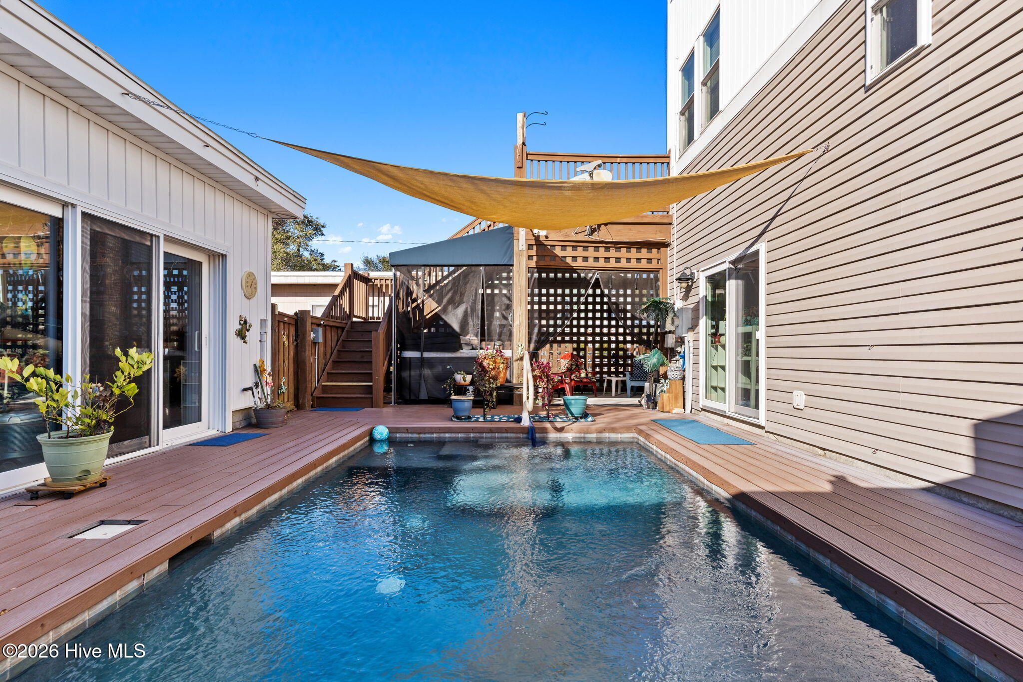 100546382 | Photo 17