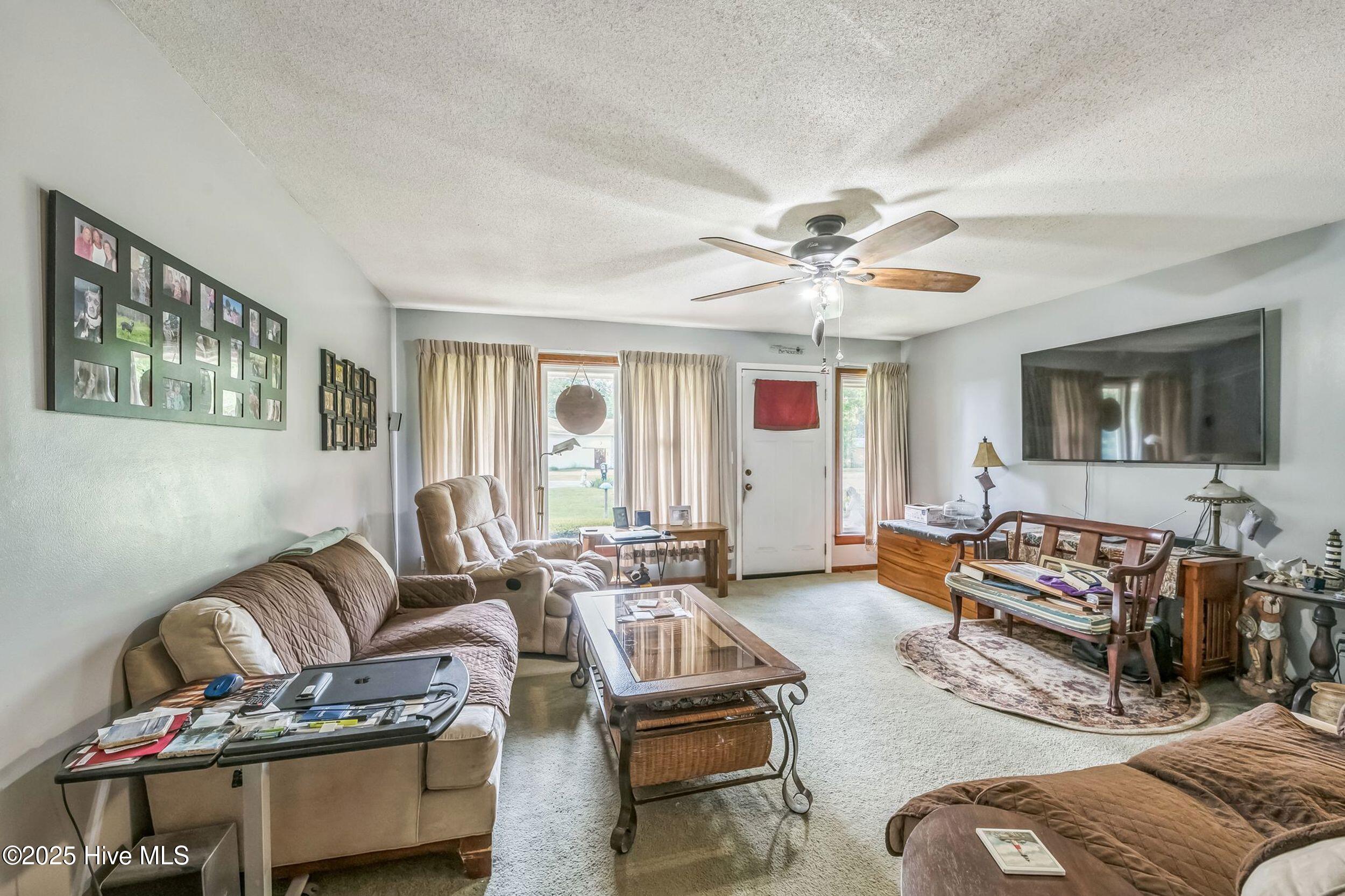 100507183 | Photo 35