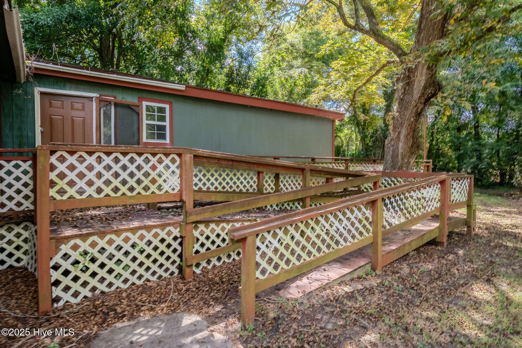 Homes for sale in Burgaw, NC | 409 S Bodenheimer St, Burgaw, NC 28425 | MLS# 100532579